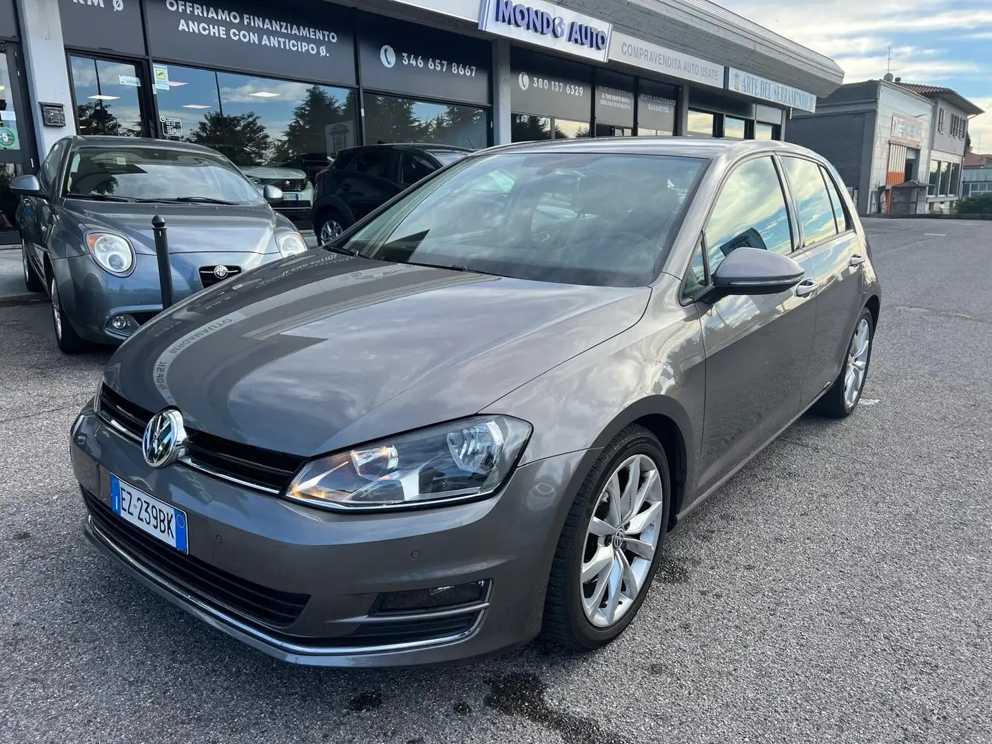 Volkswagen Golf 1.6 tdi Highline Executive 110cv E6 Grigio - 1