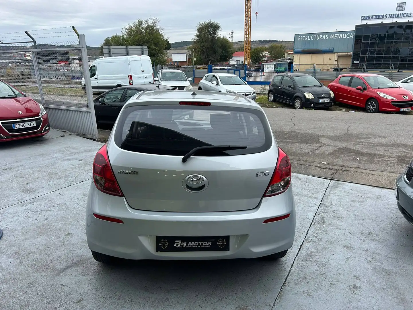 Hyundai i20 i20 1.2 CVVT Plateado - 2