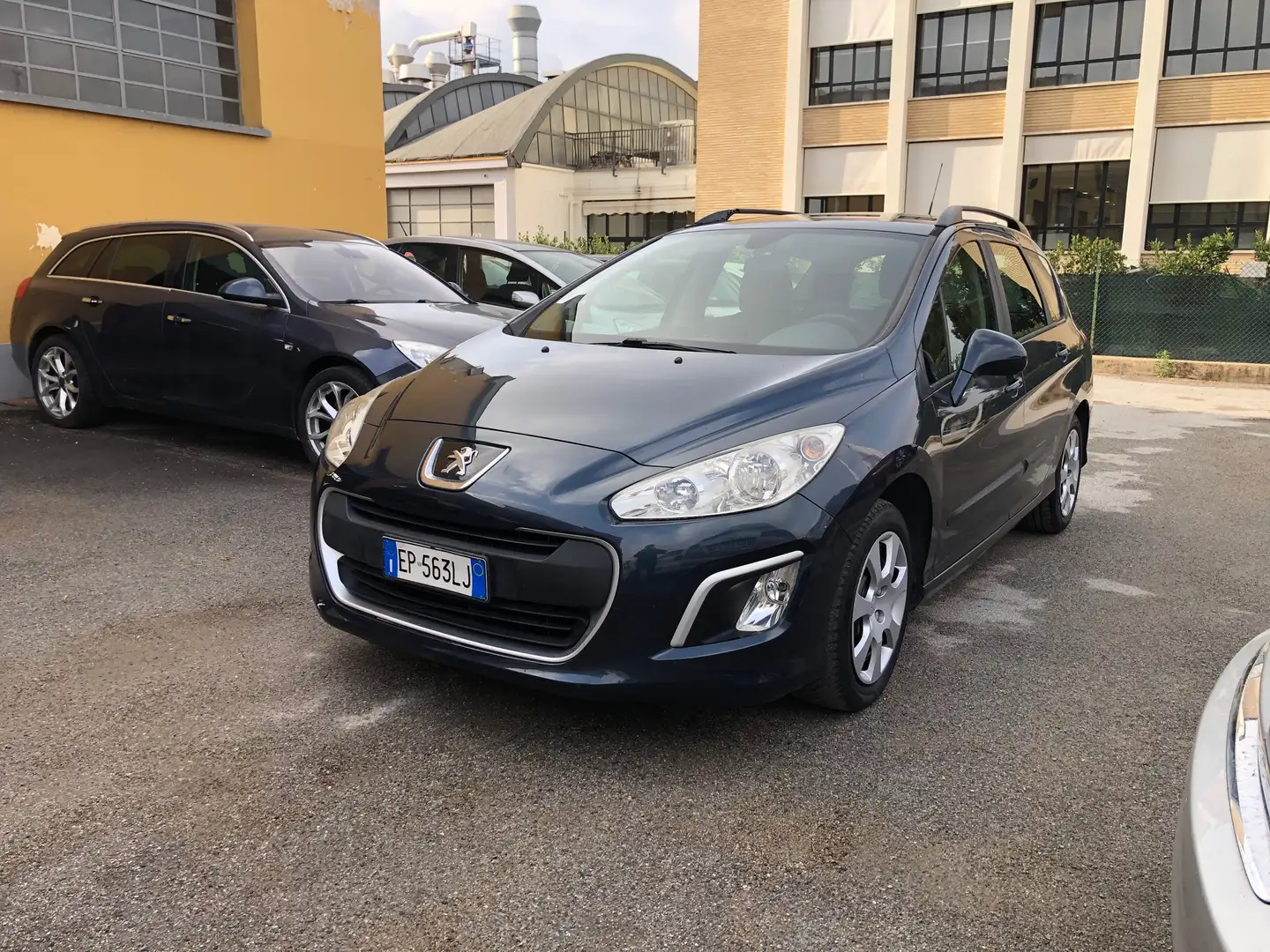 Peugeot 308 SW 1.6 hdi 8v Business Gris - 1