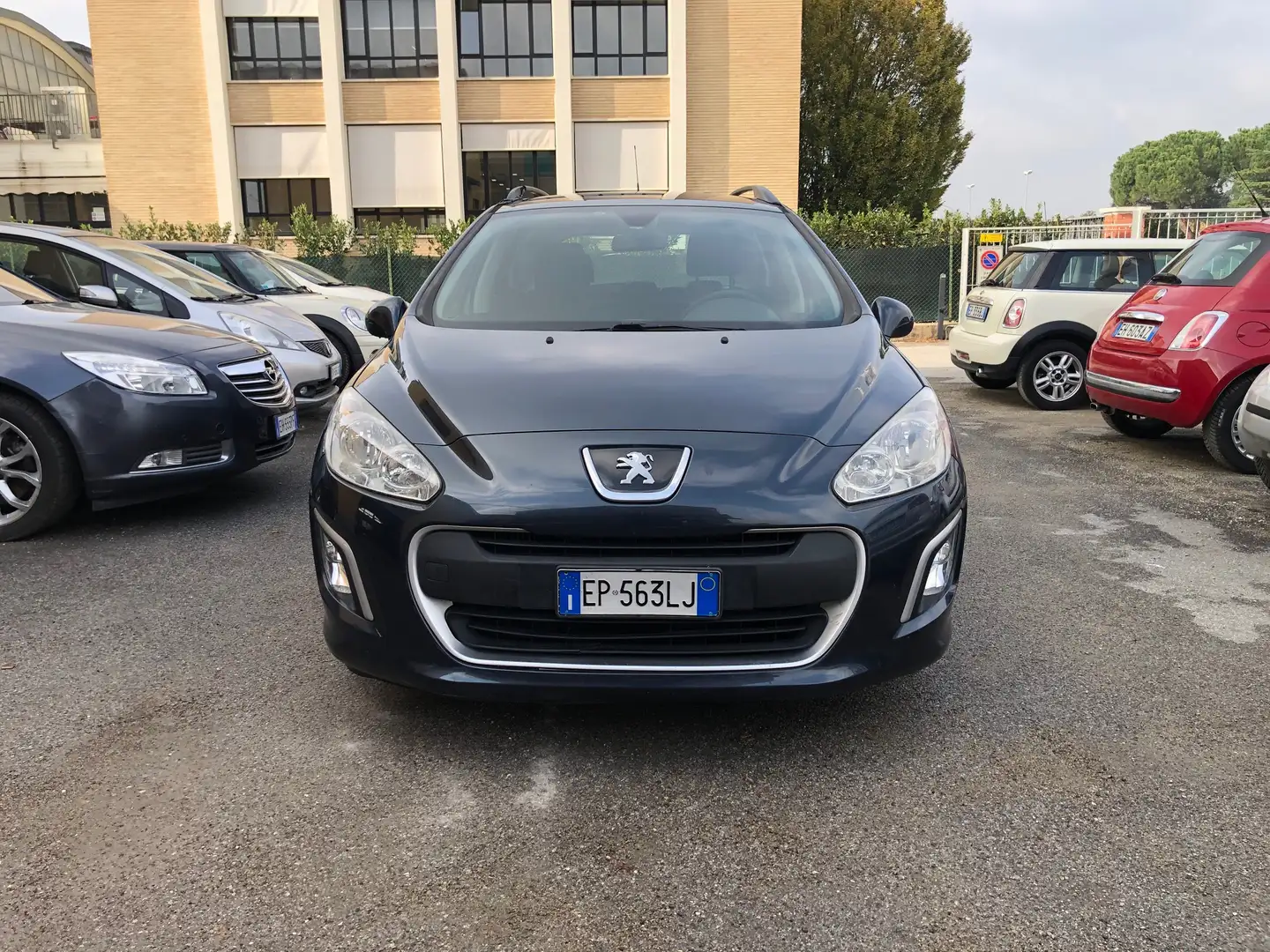 Peugeot 308 SW 1.6 hdi 8v Business Gris - 2