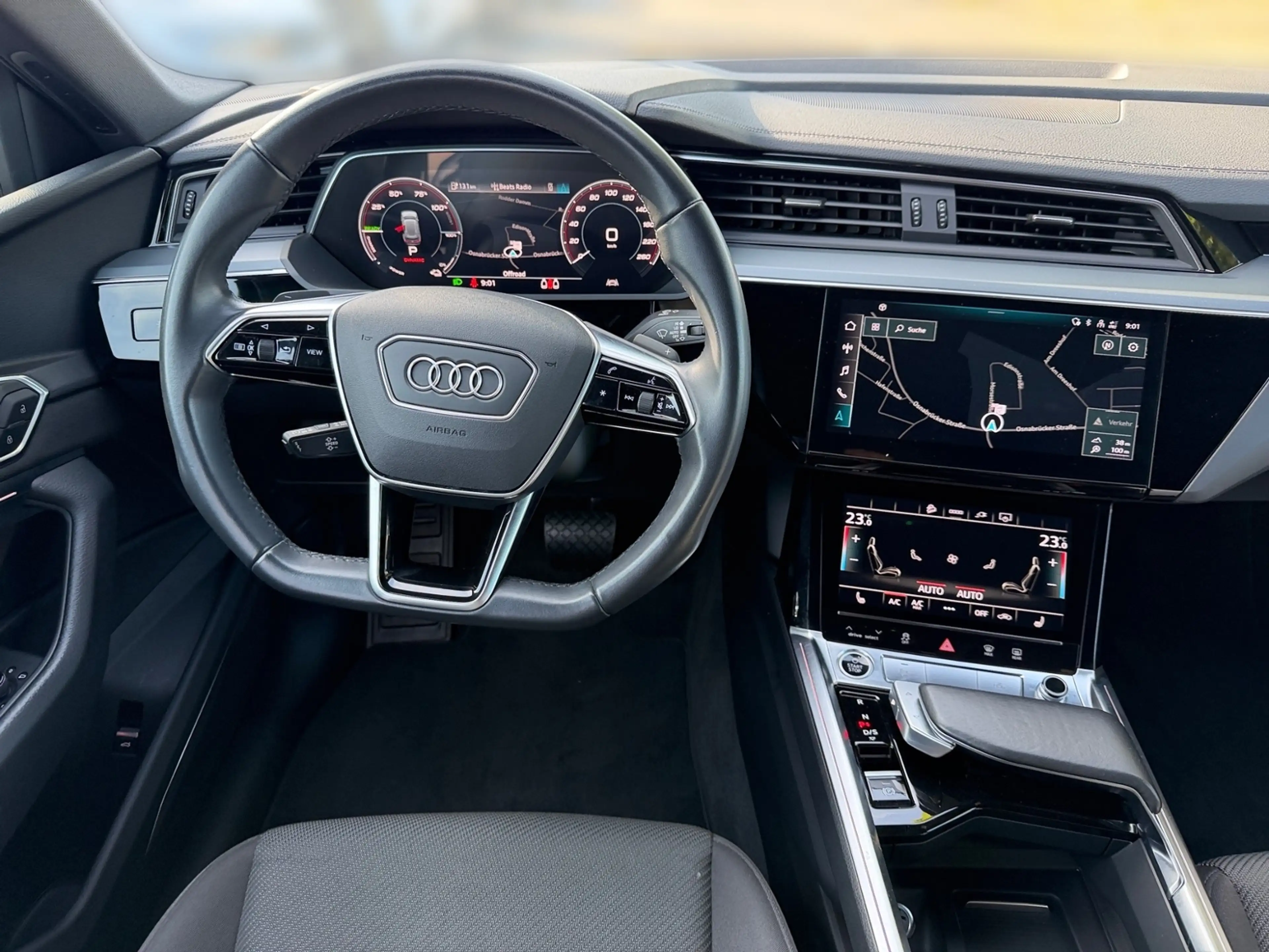 Audi e-tron 55 QUATTRO S-LINE 95 kWh +360° +B&O +LED +VIRTUAL — photo 12