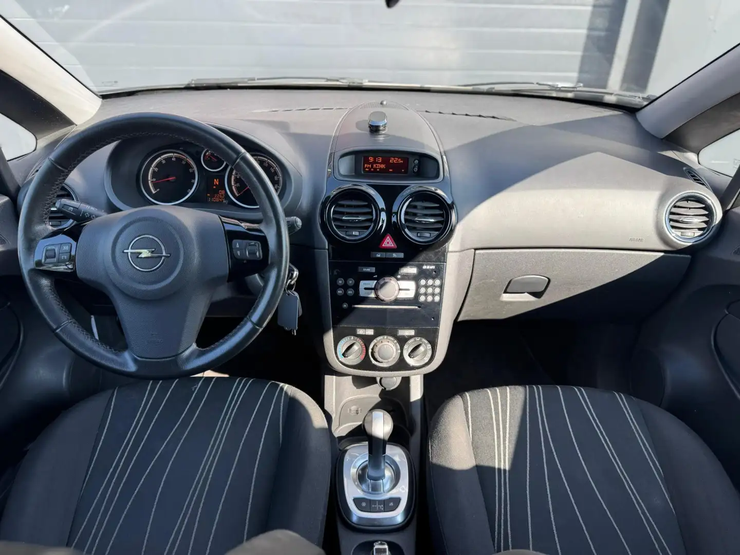 Opel Corsa 1.2-16V '111' Edition AUT|AIRCO|CRUISE|EL.RAMEN|NA Gris - 2