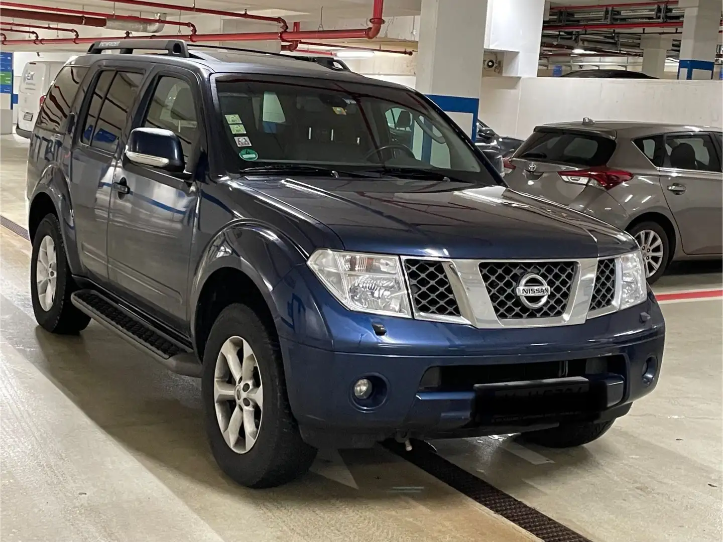 Nissan Pathfinder 2.5 dCi LE/VOLL/LEDER/NAVI/SD/7-SITZE Azul - 1
