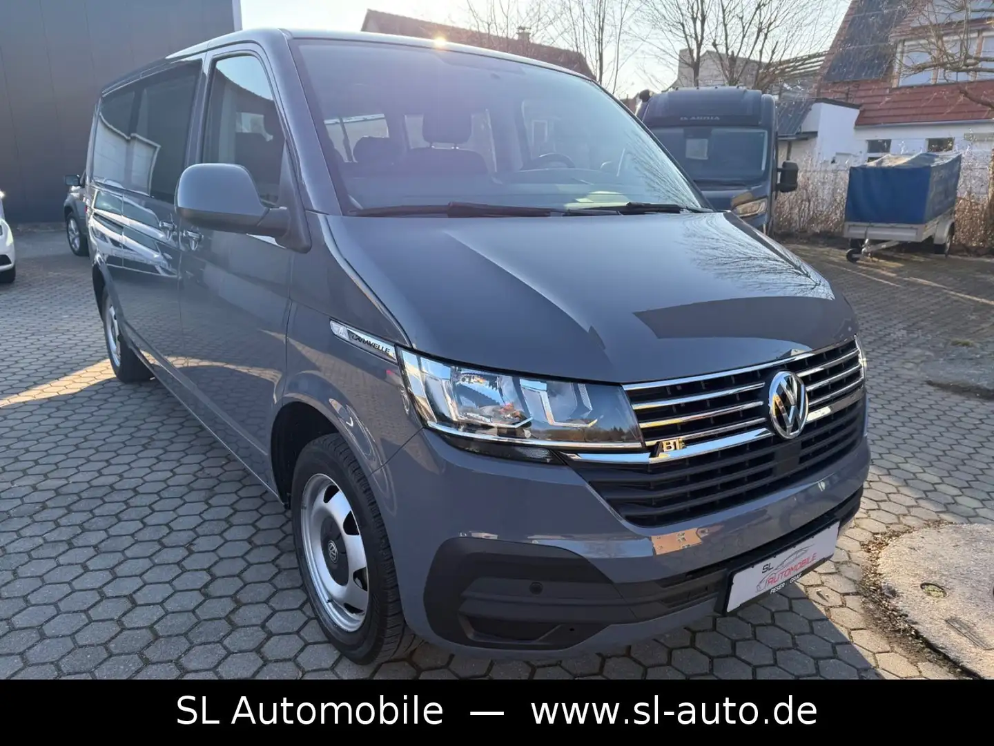 Volkswagen T6 Caravelle T6.1 ABT E-Caravelle DSG 8-Sitzer Grau - 1