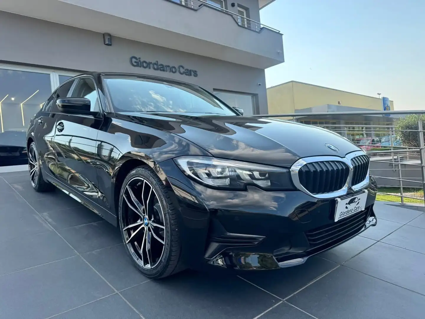 BMW 318 318d mhev 48V Sport auto Noir - 1