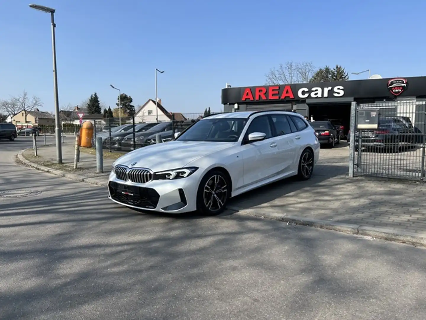 BMW 330 i M SPORT Touring*WIDESCREEN*LED*ACC*SPUR*KAM* Blanco - 2