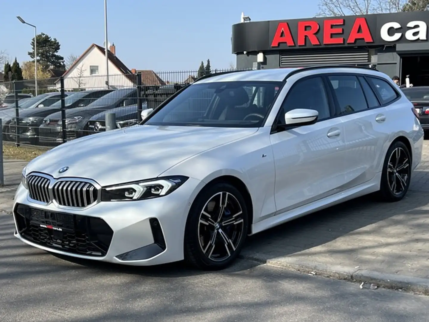BMW 330 i M SPORT Touring*WIDESCREEN*LED*ACC*SPUR*KAM* Білий - 1