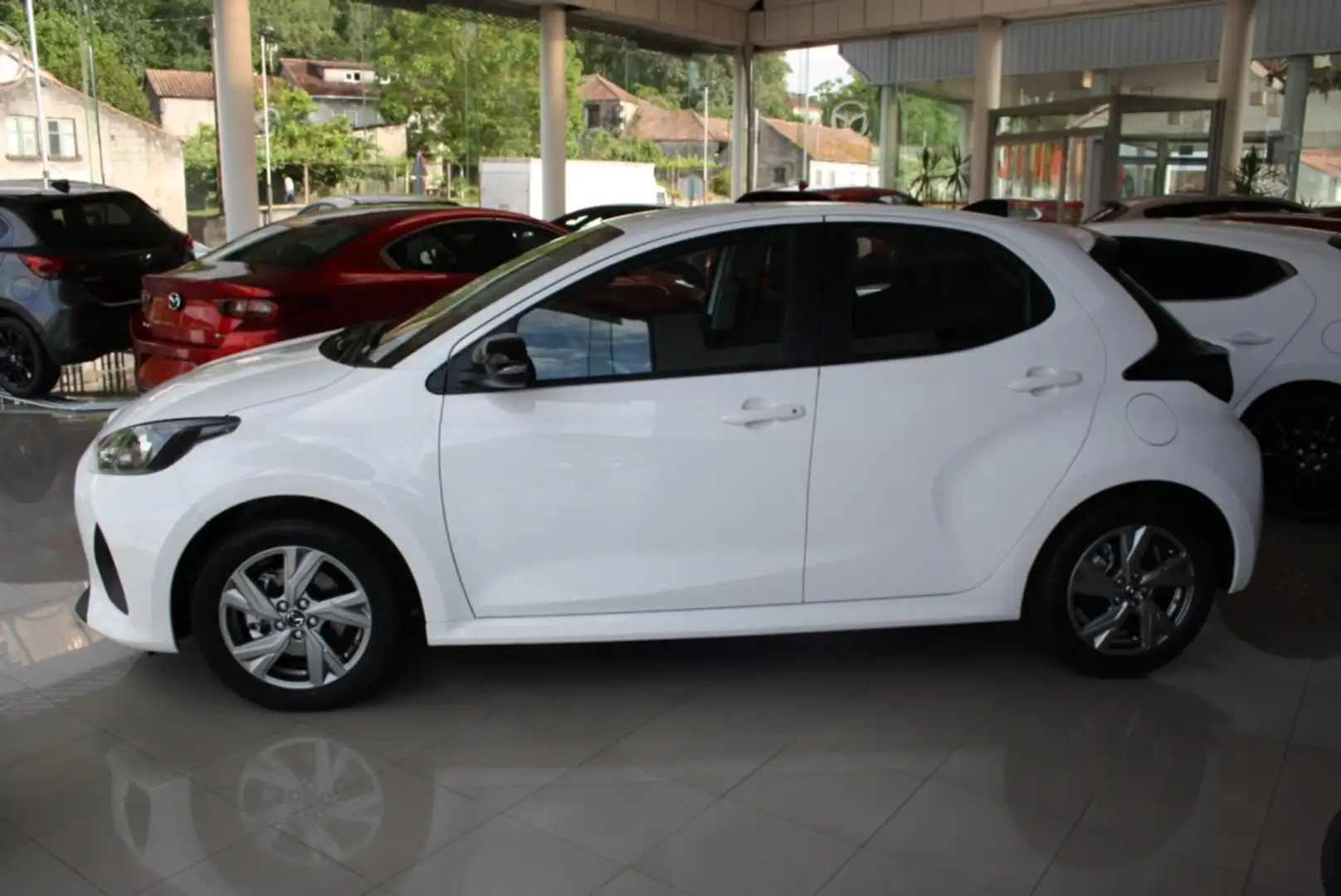 Mazda 2 Hybrid 1.5 Exclusive Line  CVT 85kW Wit - 1