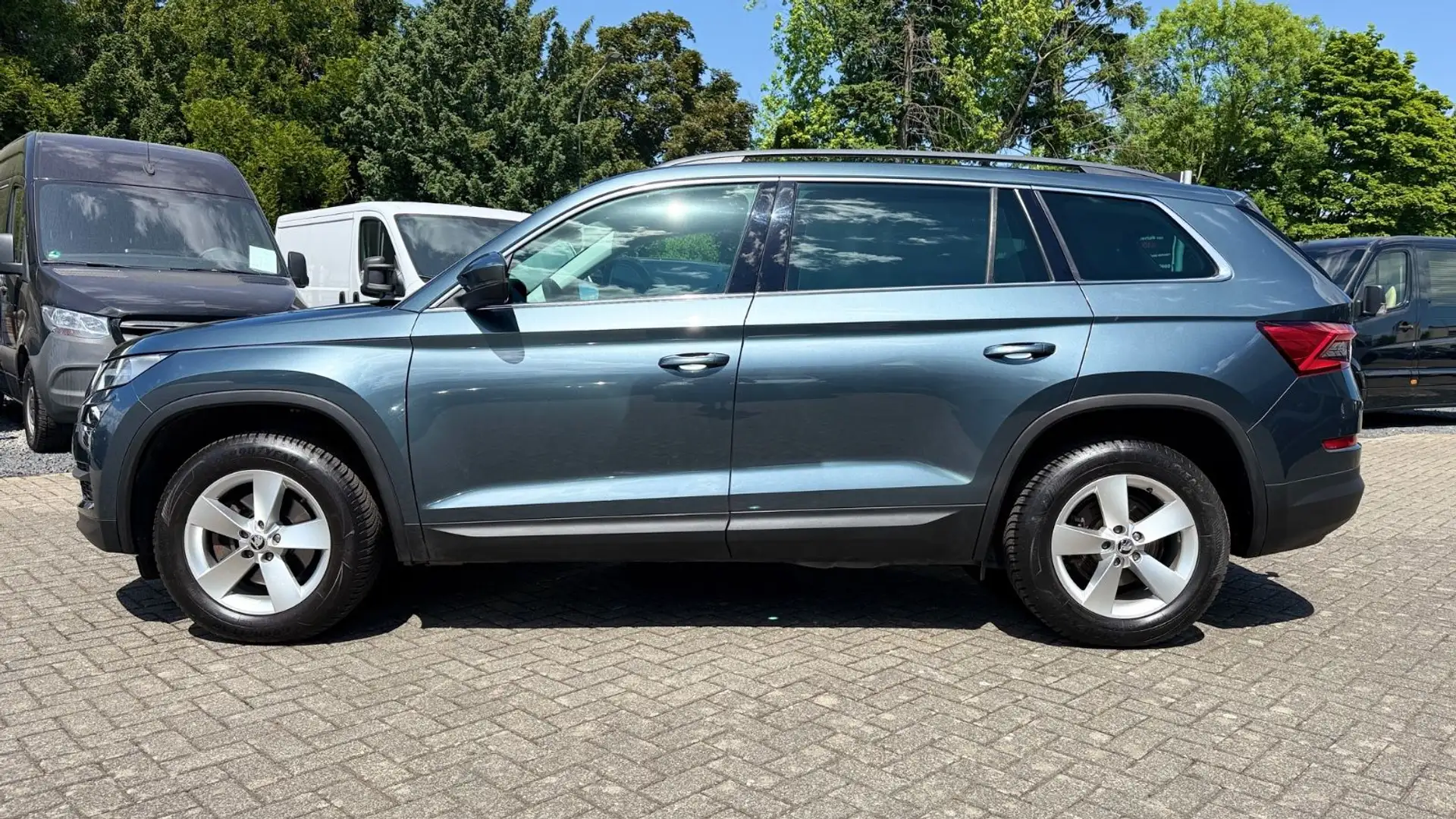 Skoda Kodiaq Ambition 1.4 TSI ACT 4x4 FAMILY-PLUS AHK Gris - 2
