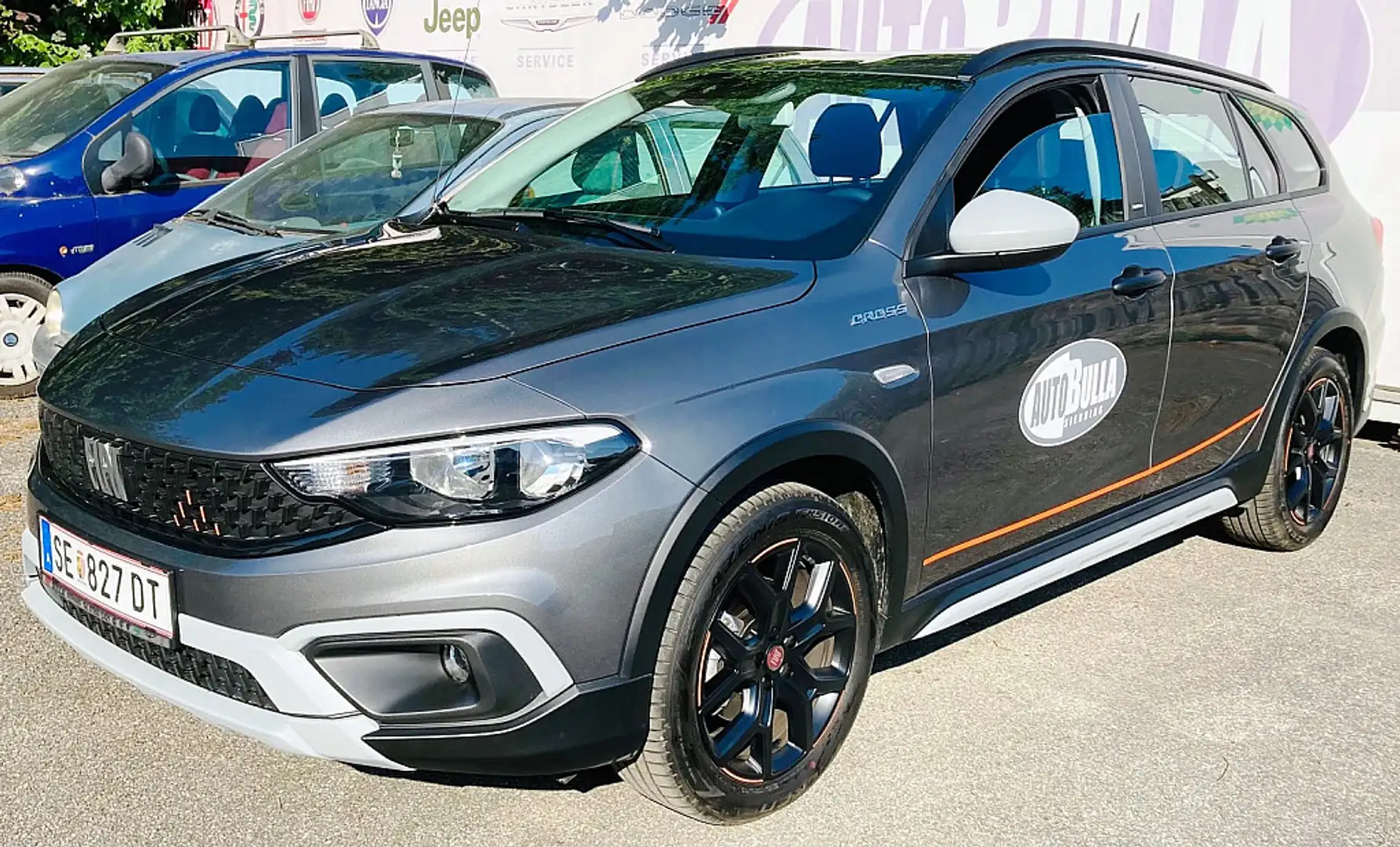 Fiat Tipo Cross MultiJet 130 SCR Garmin Grijs - 1