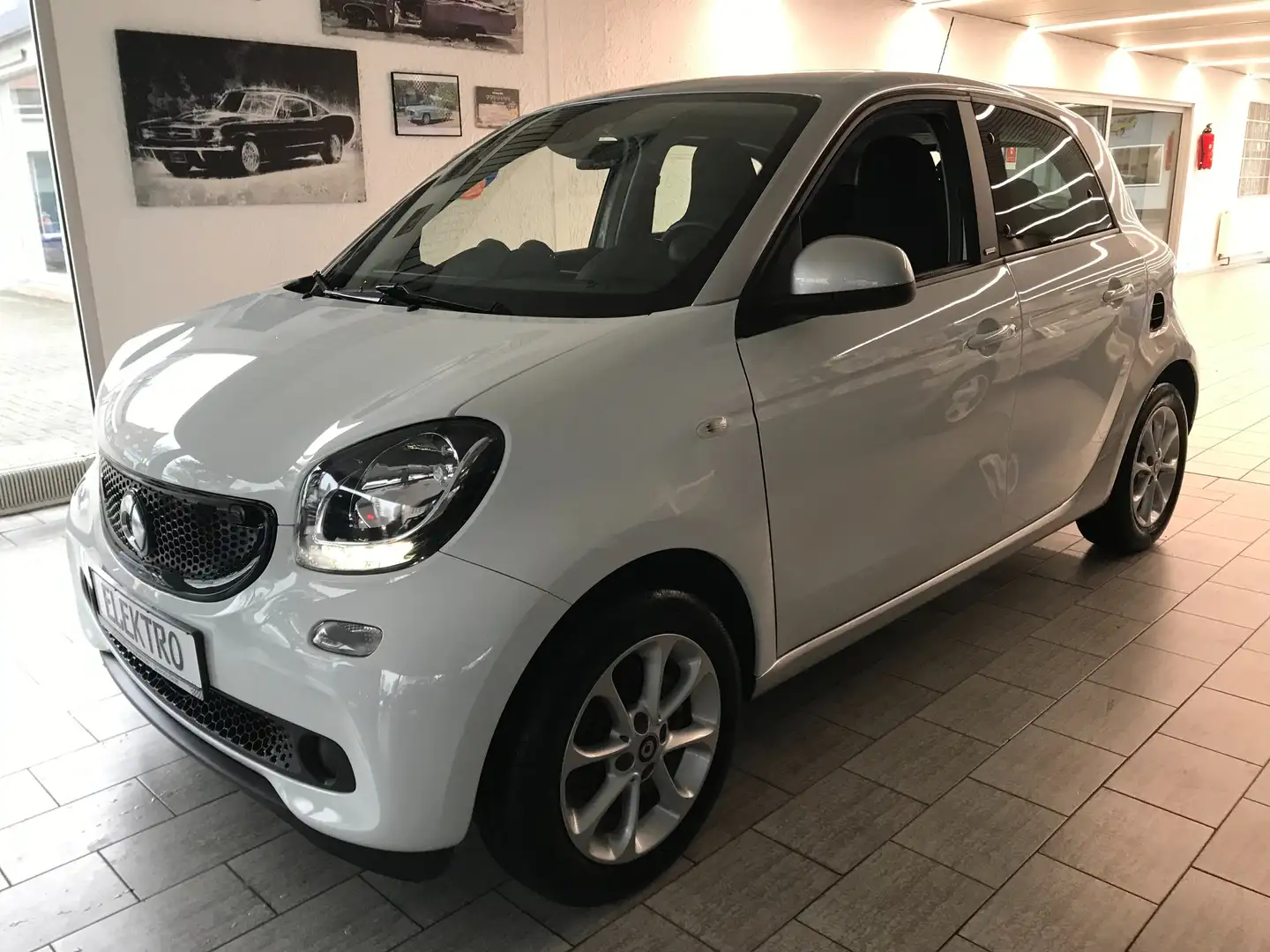 smart forFour 60kW ELECTRIC DRIVE EQ *PASSION* Weiß - 1