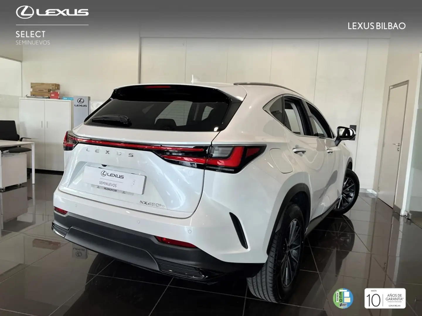 Lexus NX 450h+ Premium+ 4WD Wit - 2