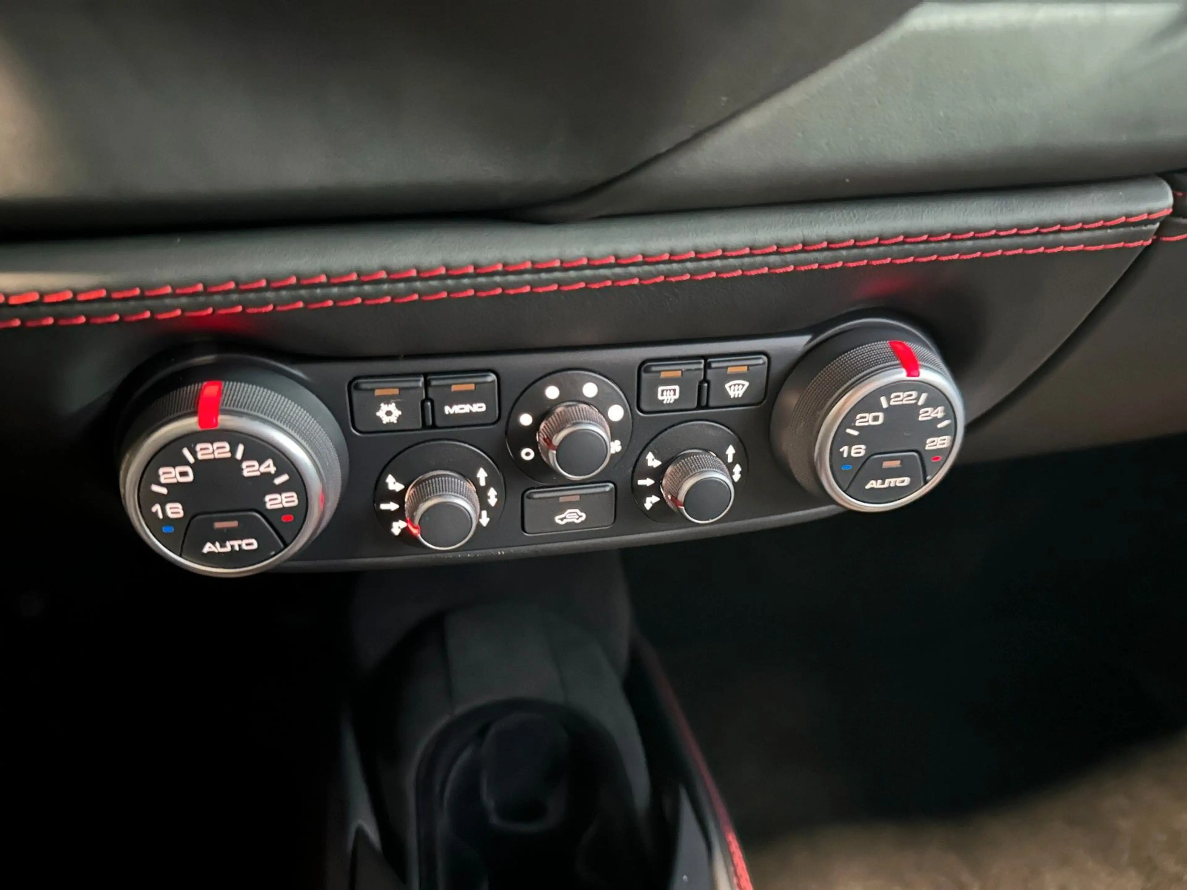 Ferrari 488 *VAT*Racing Seats*Lift — photo 15