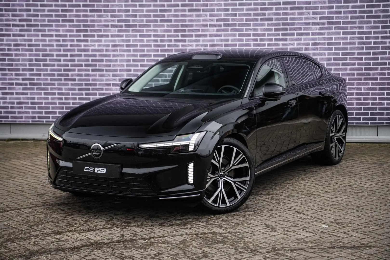 Volvo ES90 Single Motor Extended Range Ultra 92 kWh | Pilot A Schwarz - 2