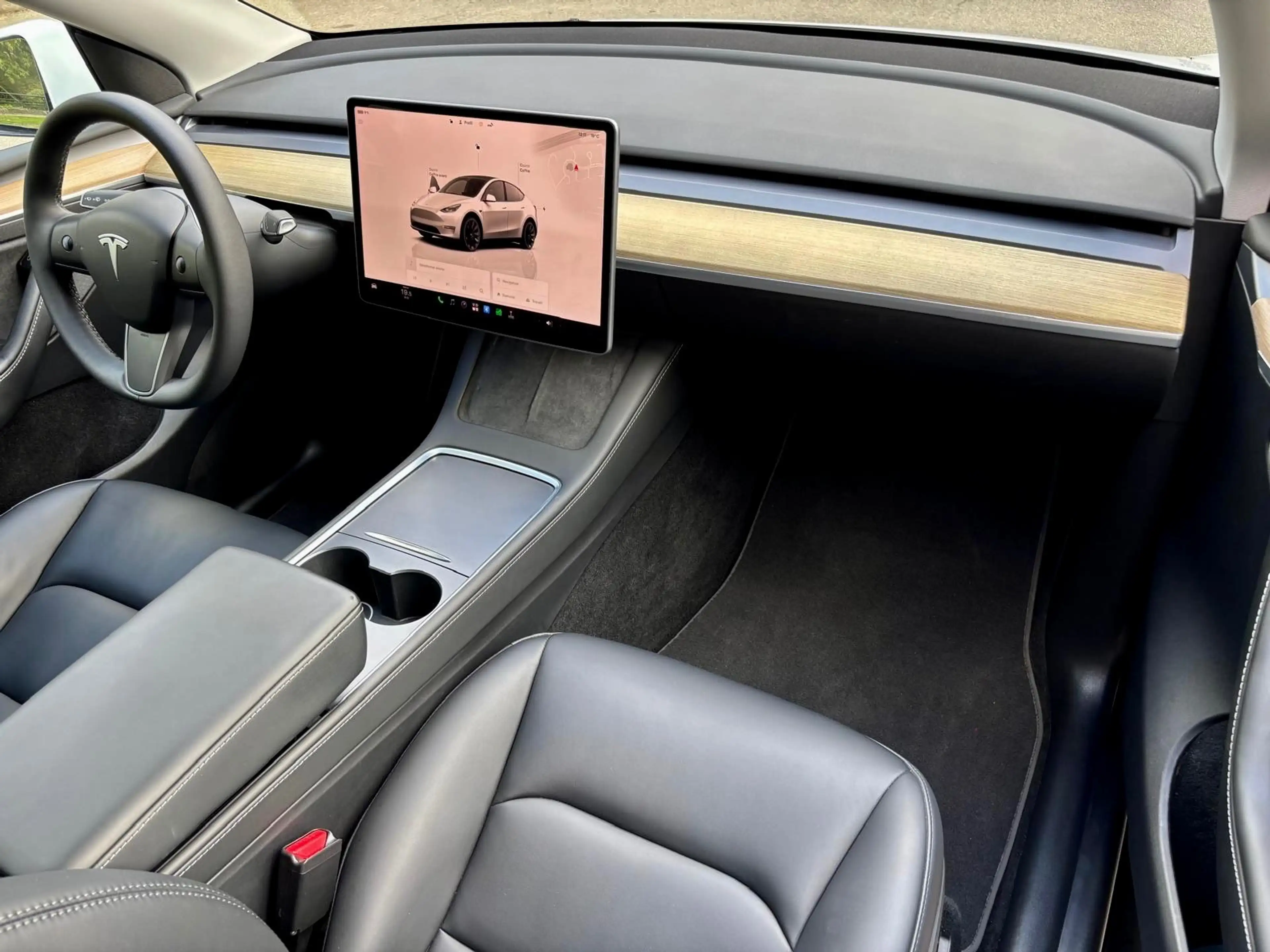 Tesla Model Y Dual Motor Long Range *** 2023 - Trailer *** — photo 13