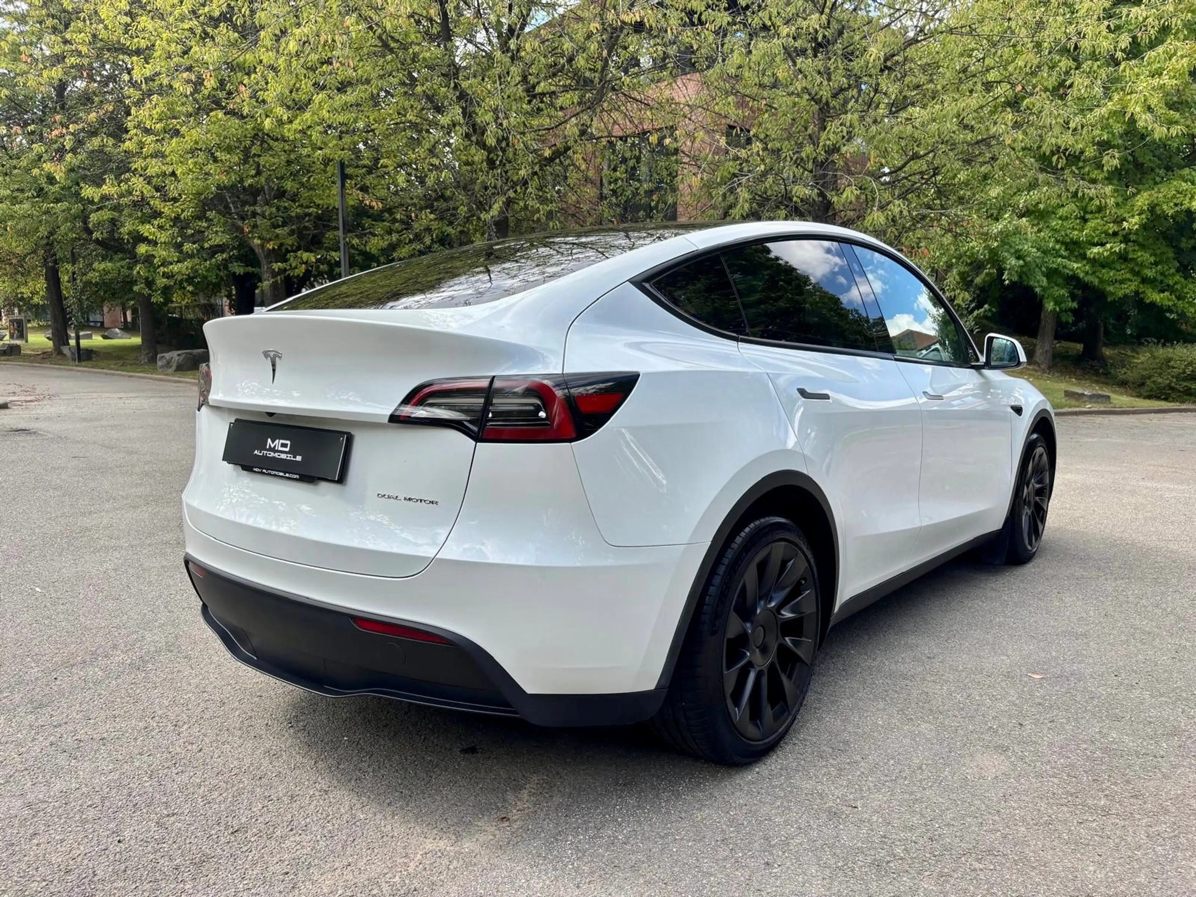 Tesla Model Y Dual Motor Long Range *** 2023 - Trailer *** — photo 8