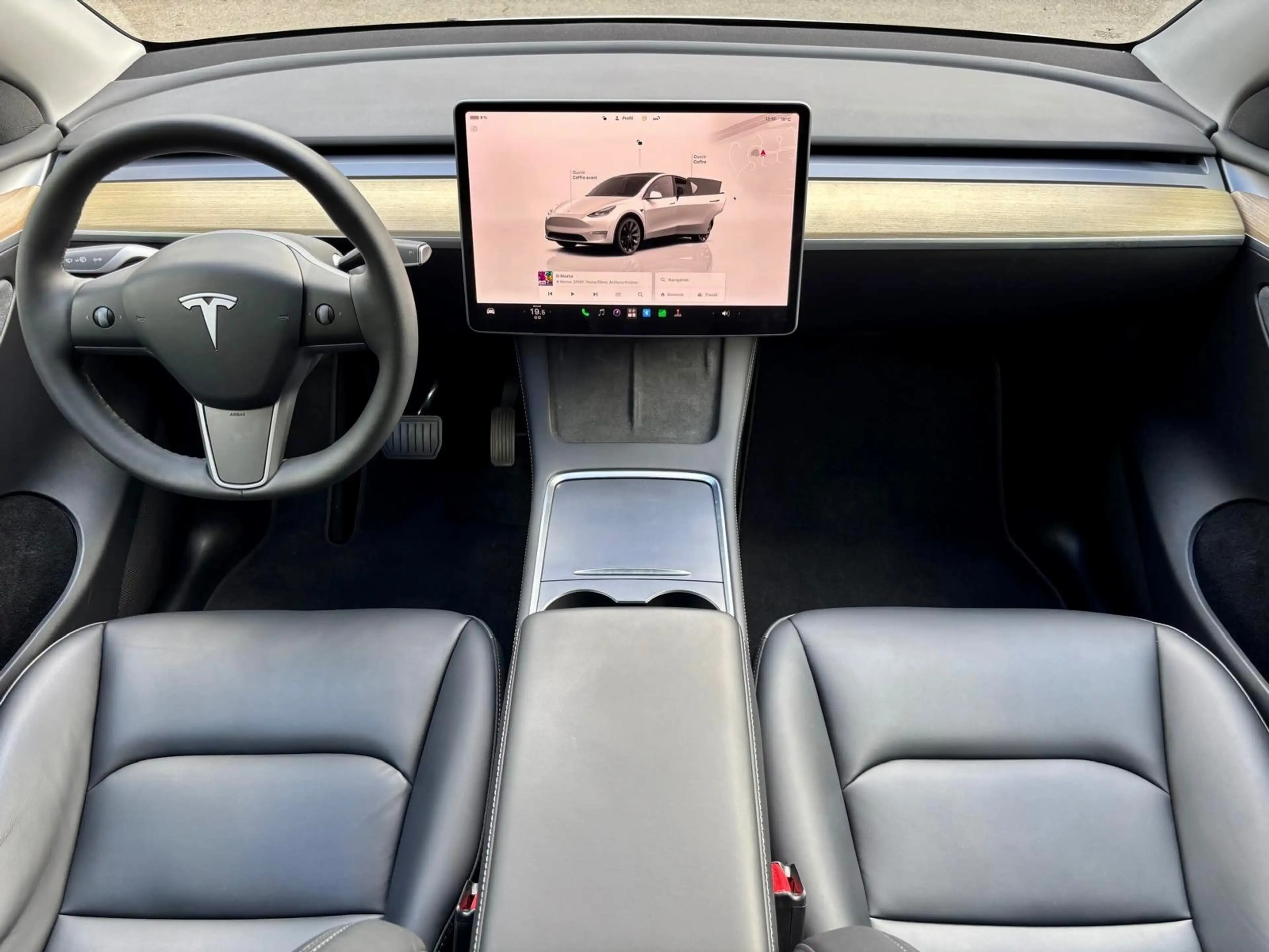 Tesla Model Y Dual Motor Long Range *** 2023 - Trailer *** — photo 10