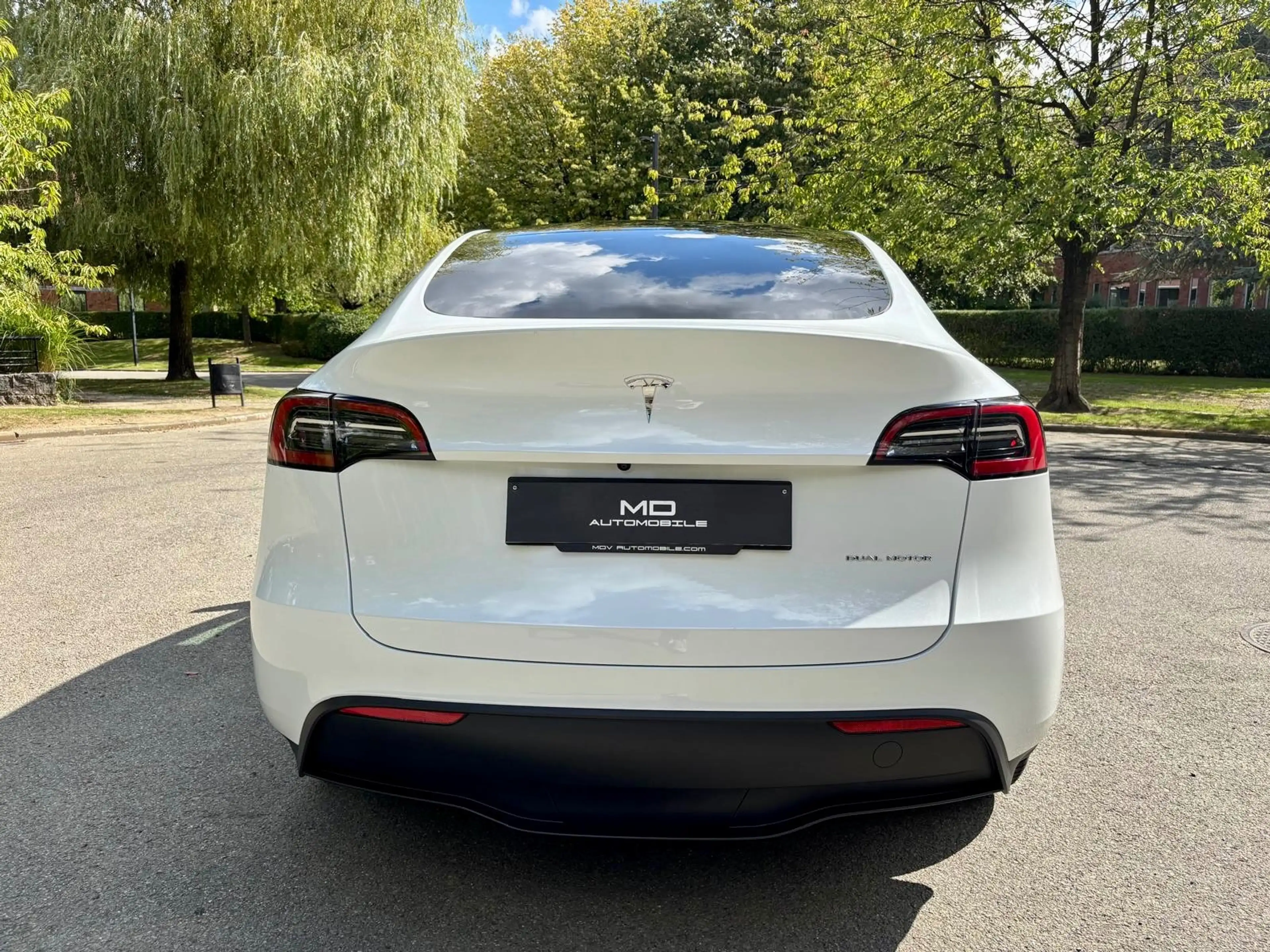 Tesla Model Y Dual Motor Long Range *** 2023 - Trailer *** — photo 4