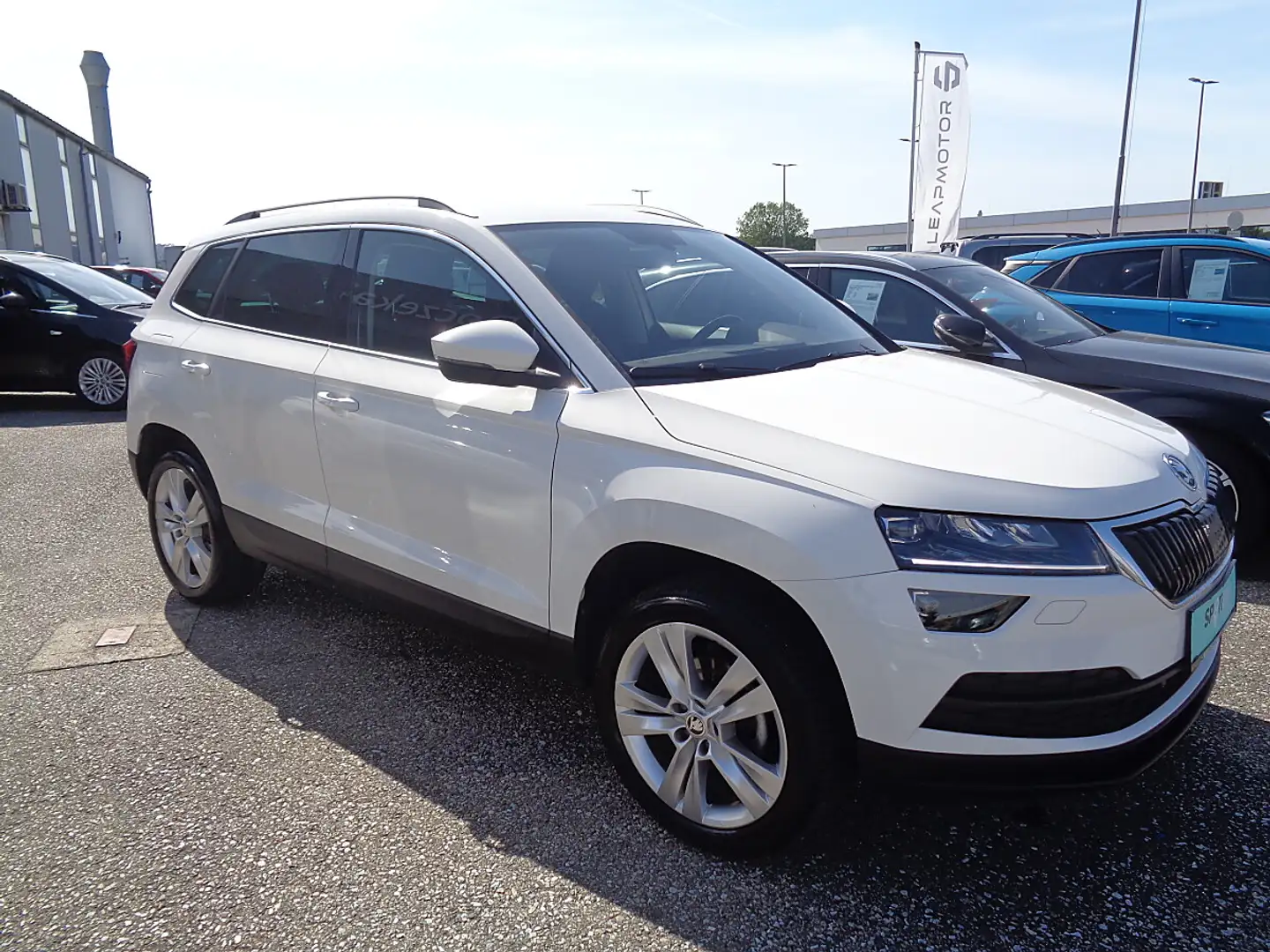 Skoda Karoq 1,0 TSI Style Limited Weiß - 2