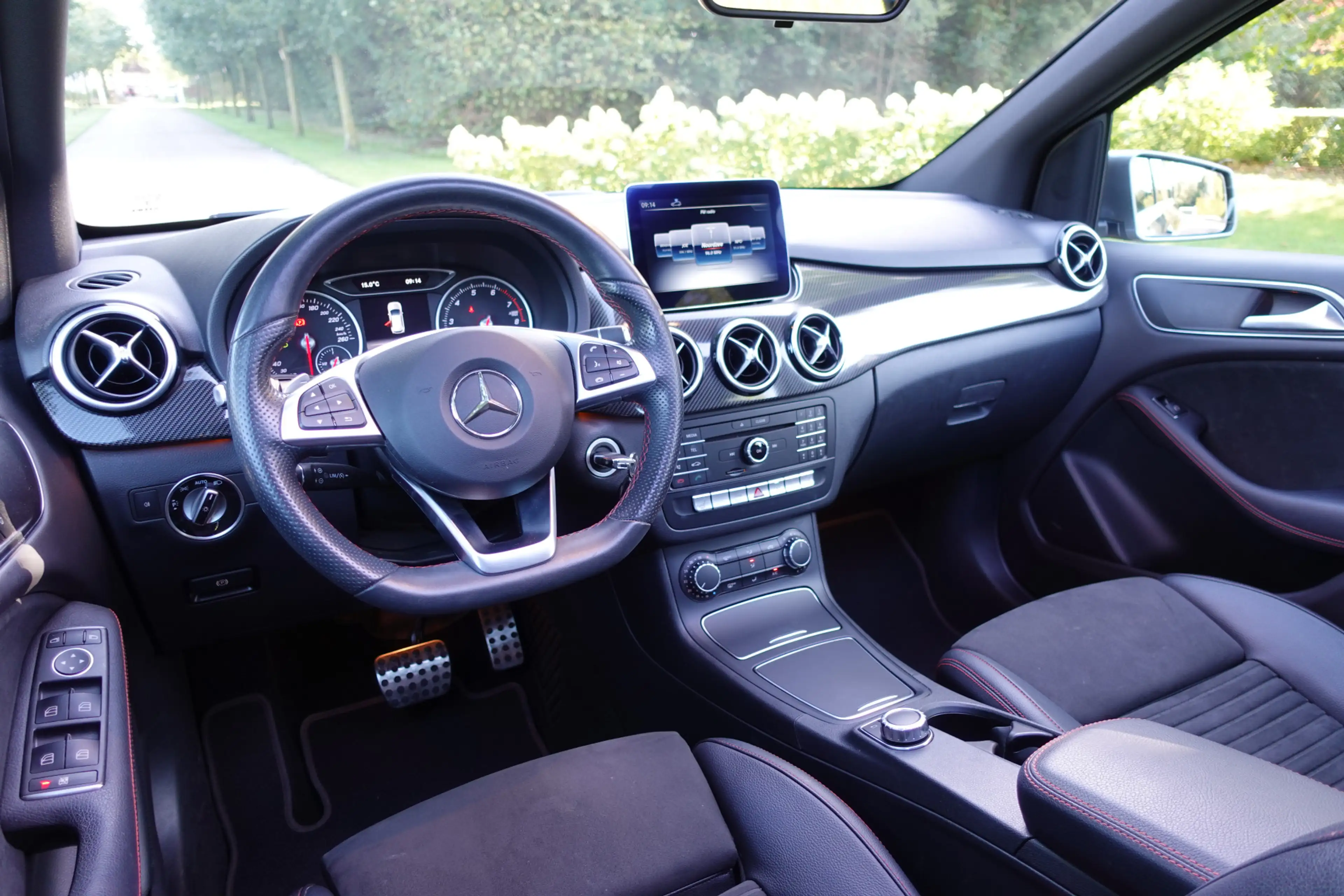 Mercedes-Benz B 180 Business Solution AMG | 1ste eigenaar | Panorama d — photo 4