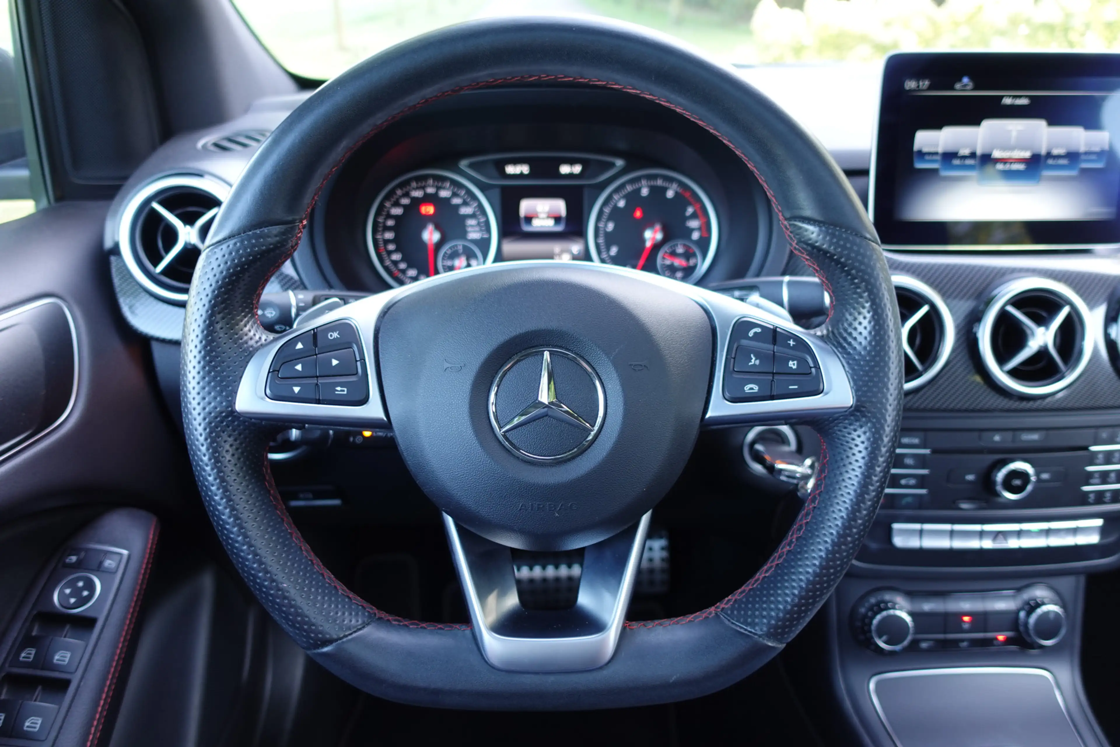 Mercedes-Benz B 180 Business Solution AMG | 1ste eigenaar | Panorama d — photo 26