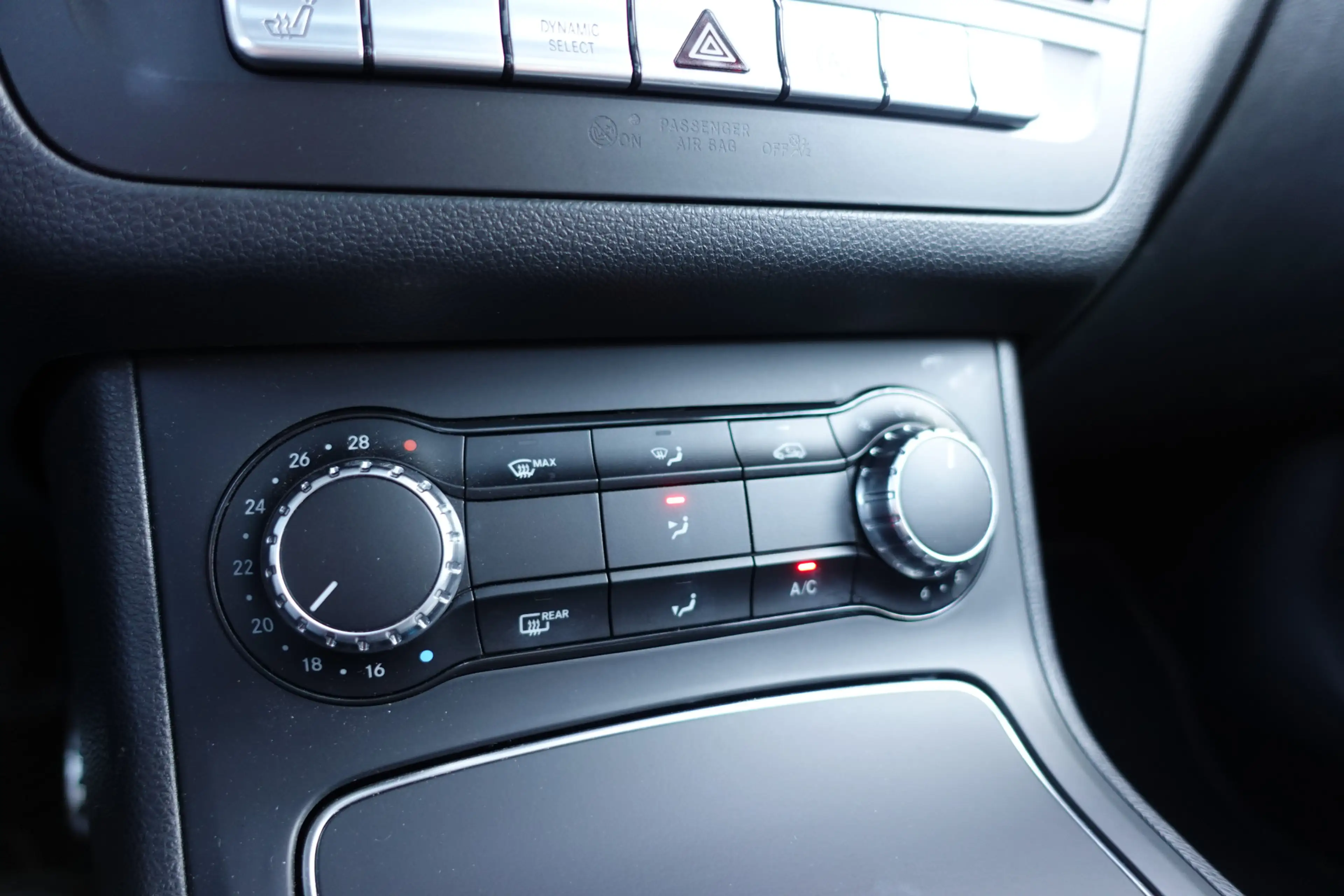 Mercedes-Benz B 180 Business Solution AMG | 1ste eigenaar | Panorama d — photo 29