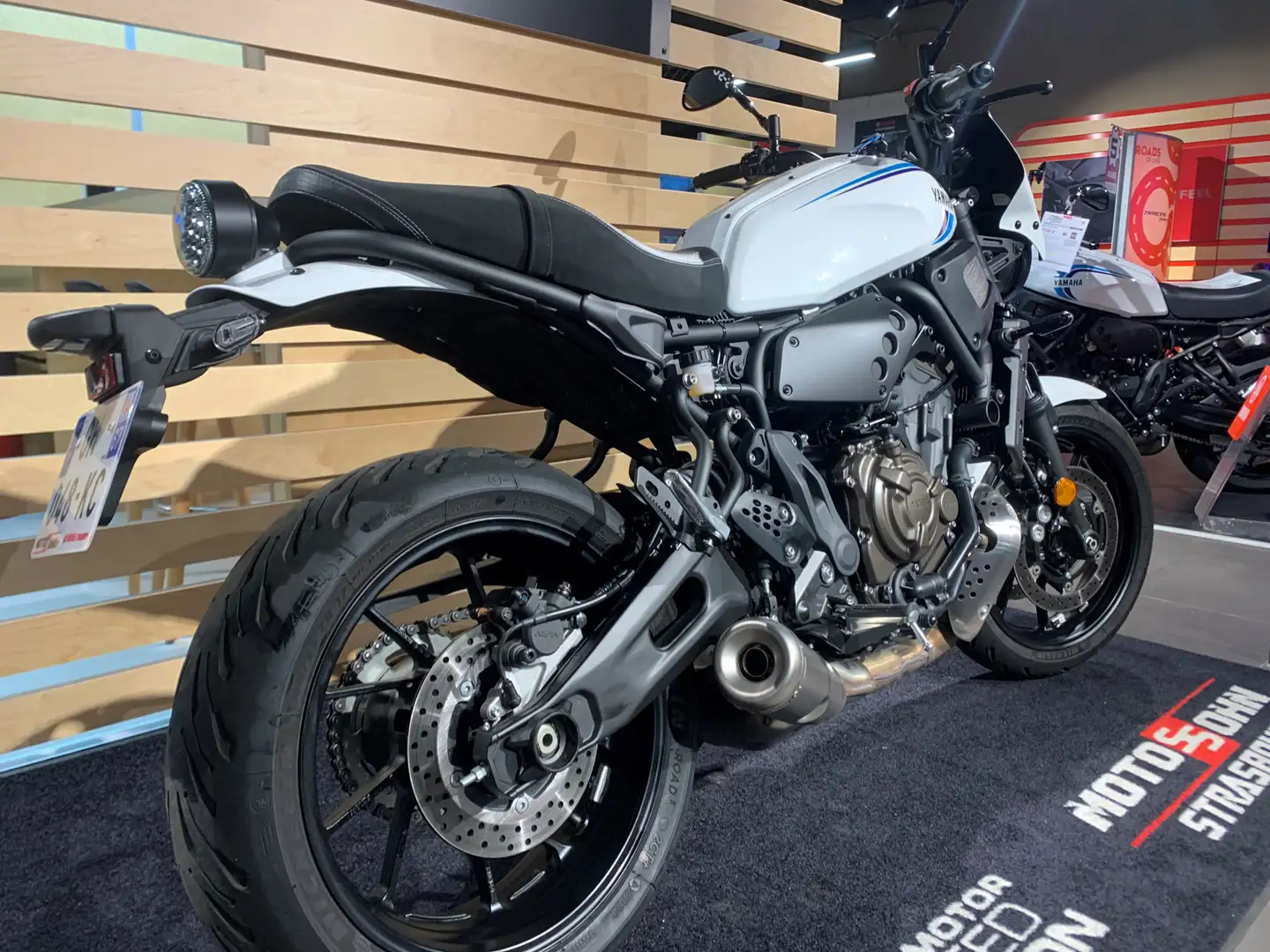 Yamaha XSR 700 Bílá - 2