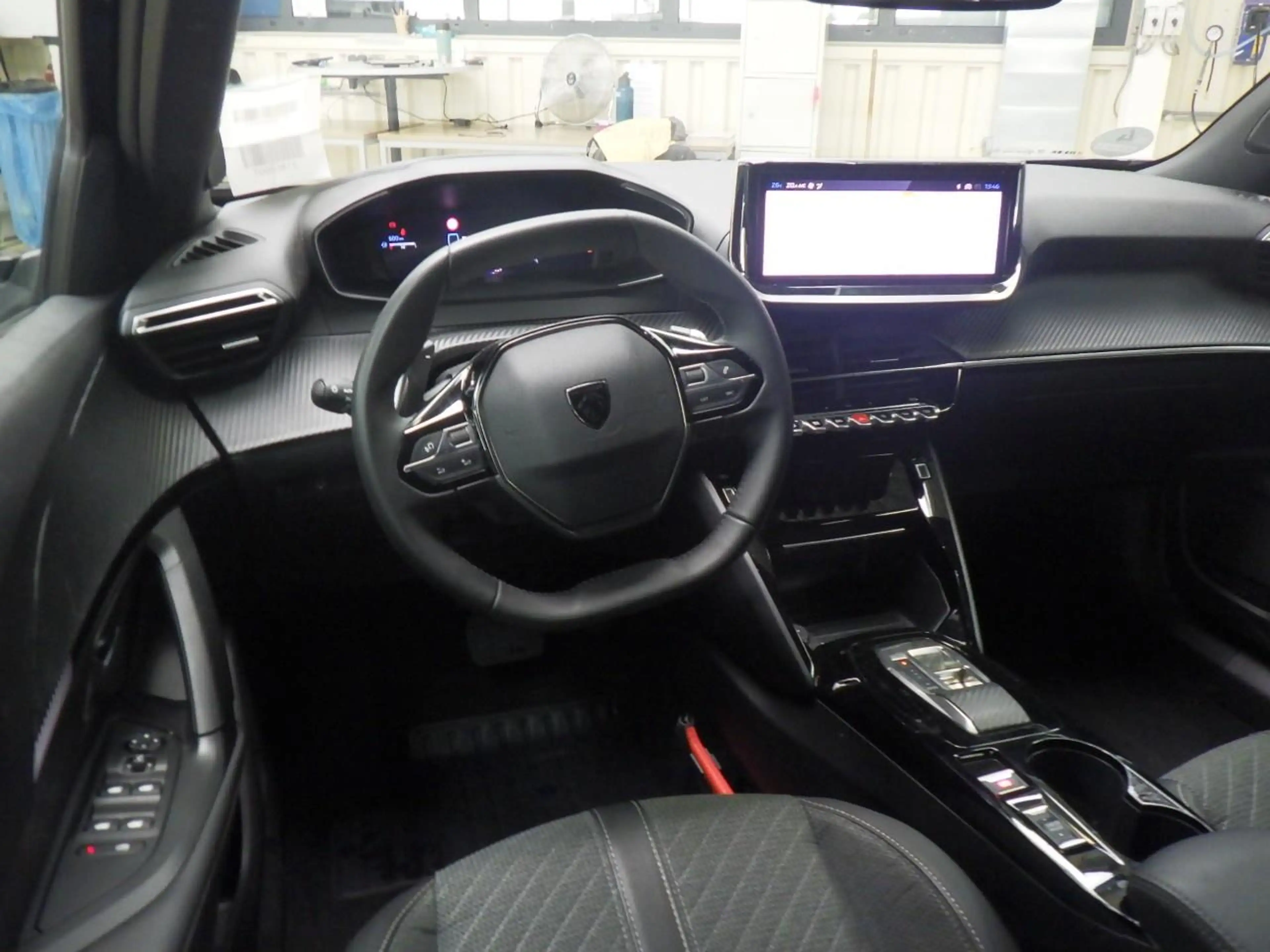Peugeot 2008 1.2 Hybrid 145 Allure | Automaat | Carplay | Camer — photo 5