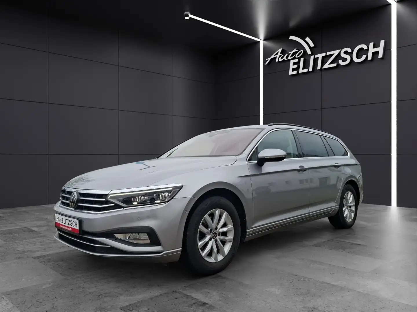 Volkswagen Passat Variant TSI Business DSG Matrix Navi AID ACC RFK SH Silber - 2