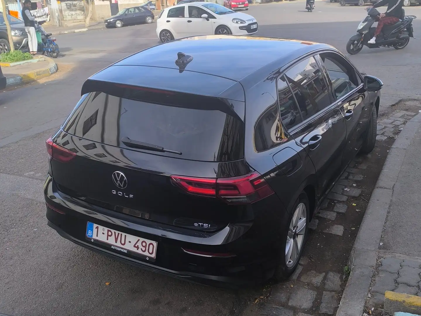 Volkswagen Golf 1.0 TSI Life OPF Noir - 1