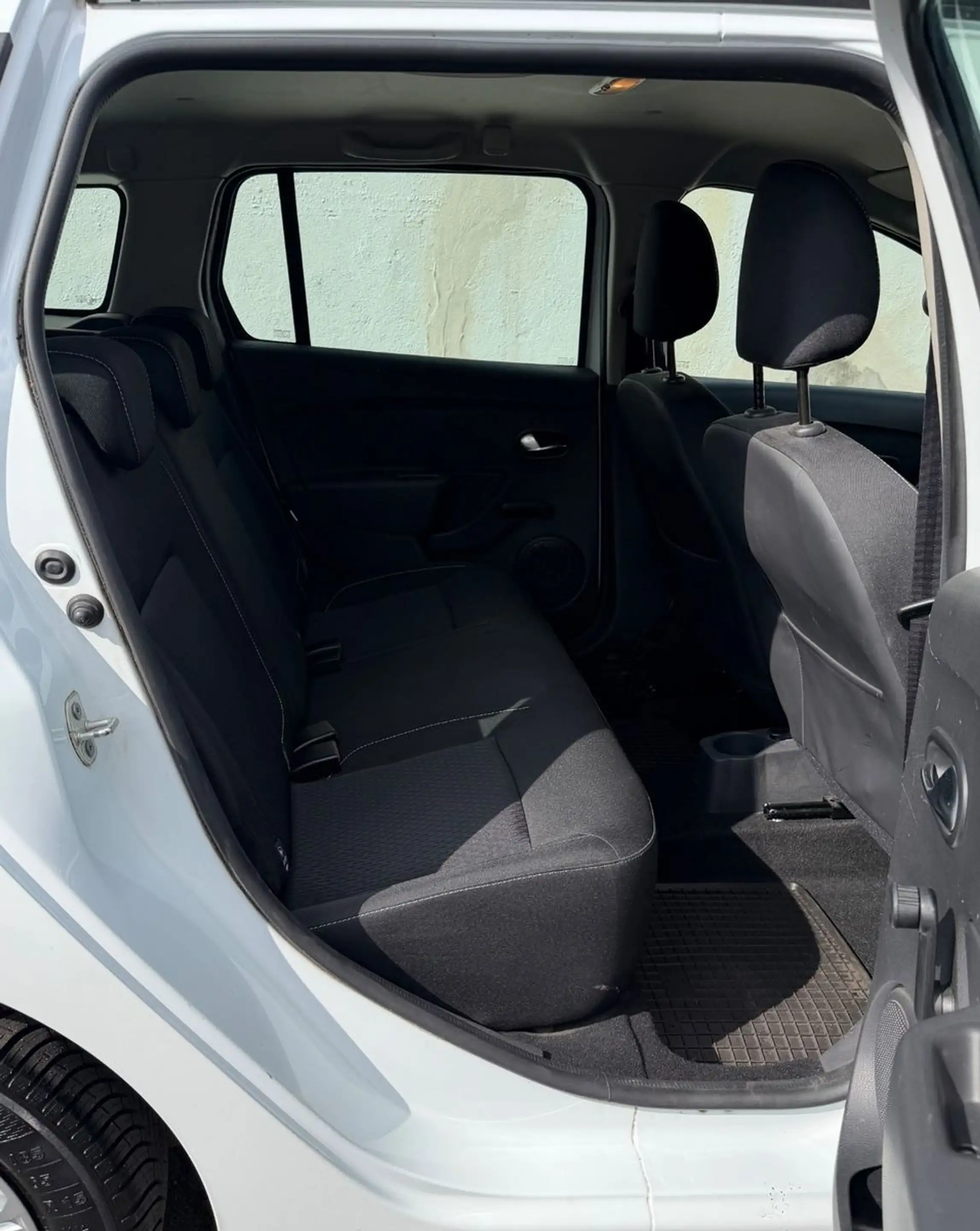 Dacia Logan MCV II Kombi Laureate Automatik Klima R/CD — photo 13