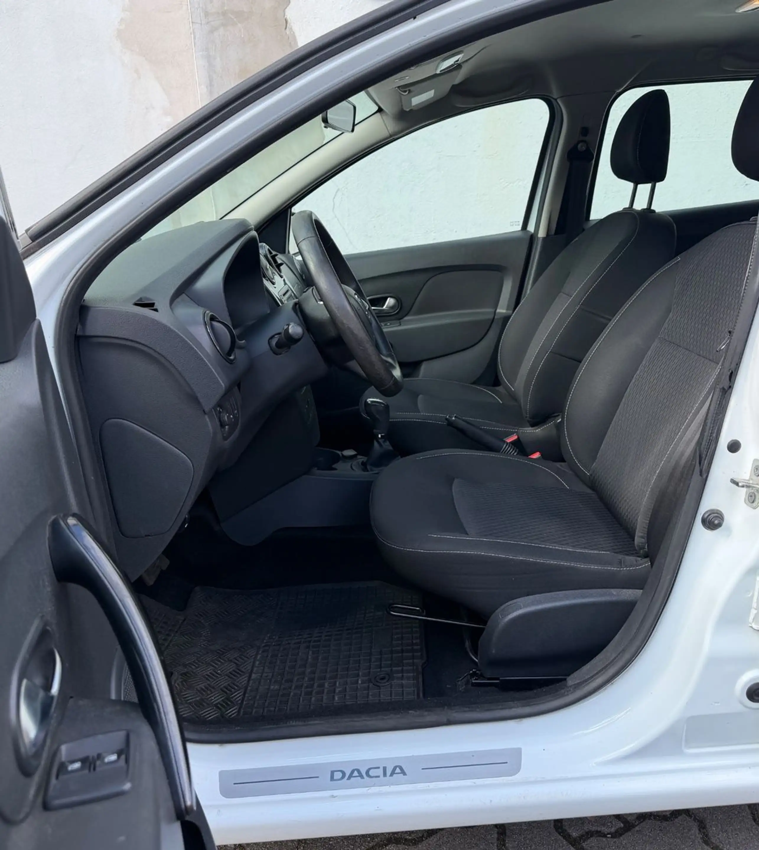 Dacia Logan MCV II Kombi Laureate Automatik Klima R/CD — photo 4
