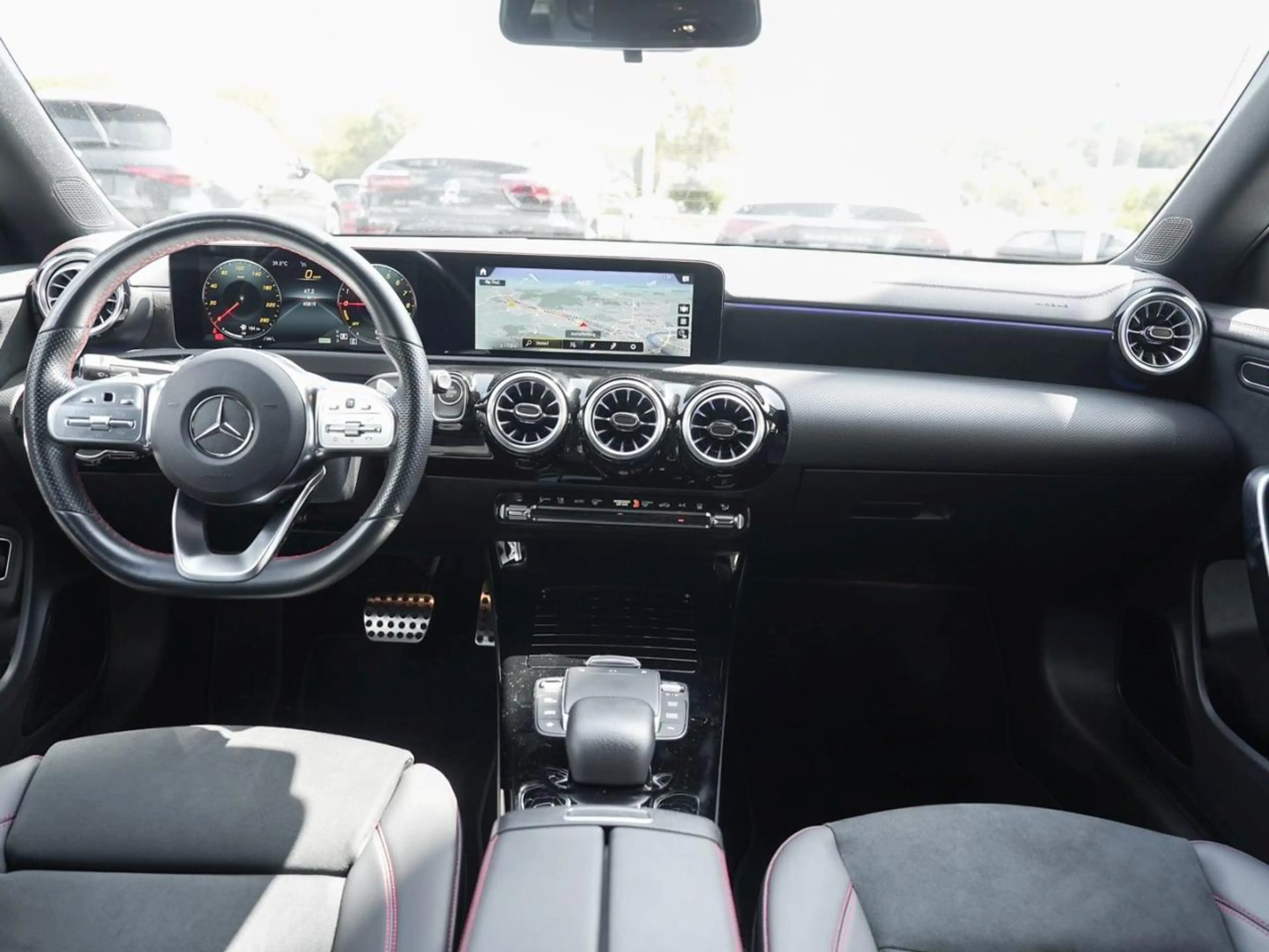 Mercedes-Benz CLA 250 e Coupé AMG Night MBUXNavi+ Kamera — photo 12