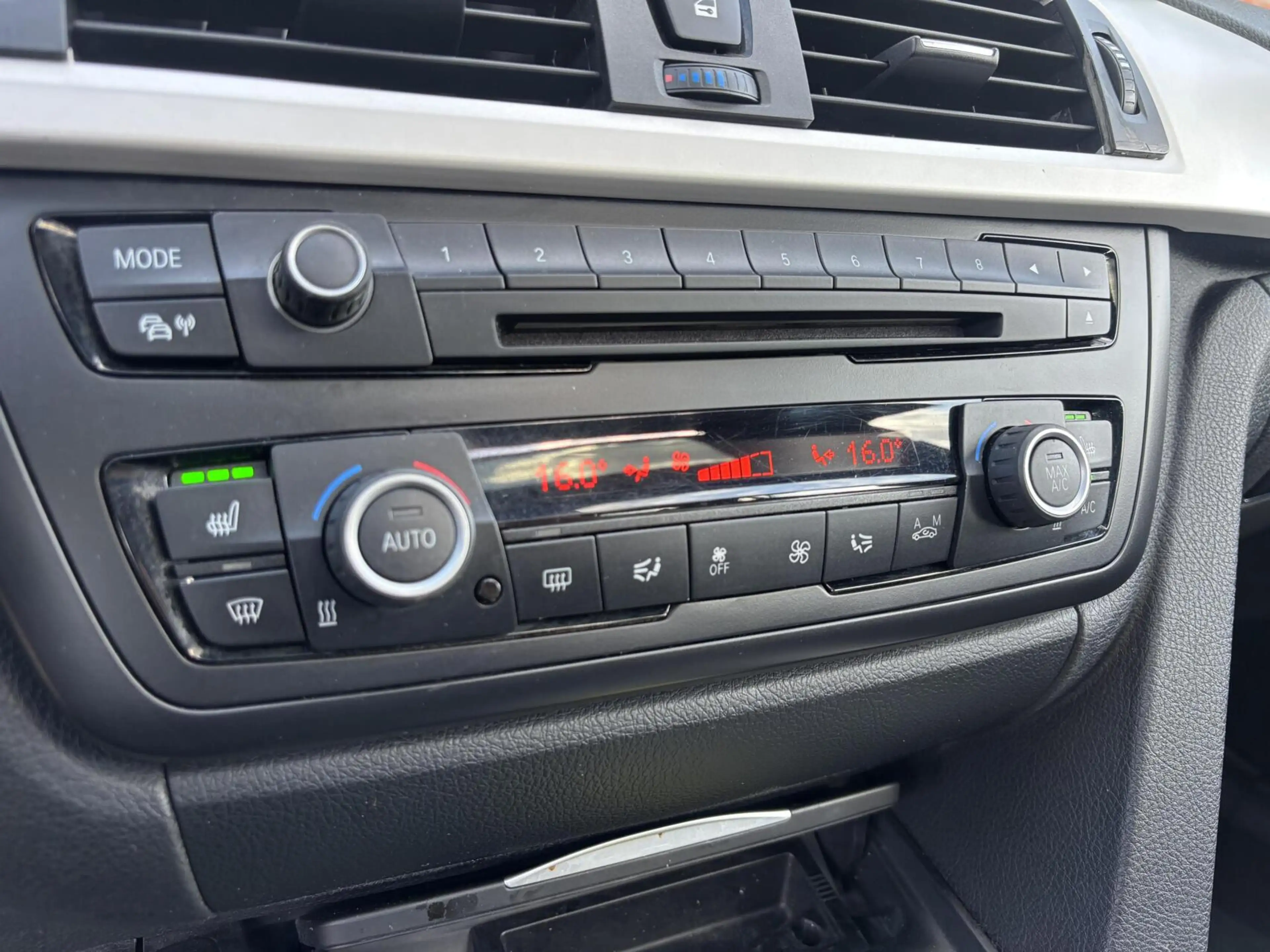 BMW 316 3-serie 316i High Exe/AUT/NAVI/STOELV/LEER/PARKS/A — photo 8