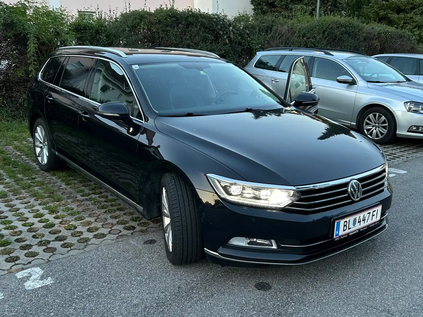 Volkswagen Passat B8 2.0 DSG Schwarz - 2