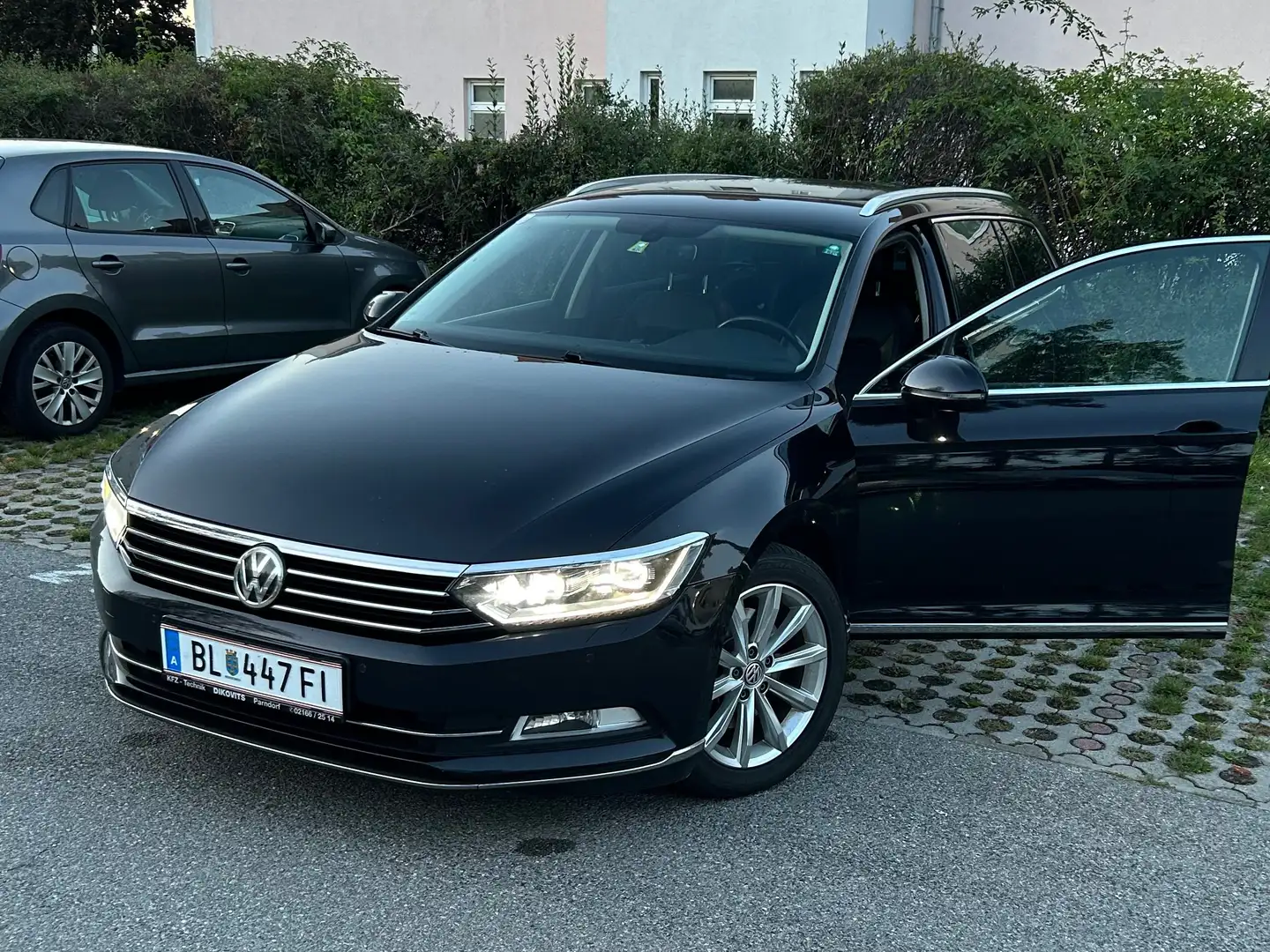 Volkswagen Passat B8 2.0 DSG Schwarz - 1