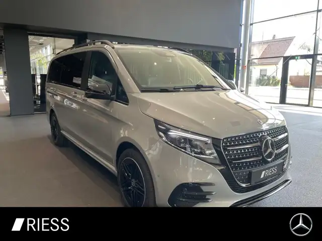 Mercedes-Benz null