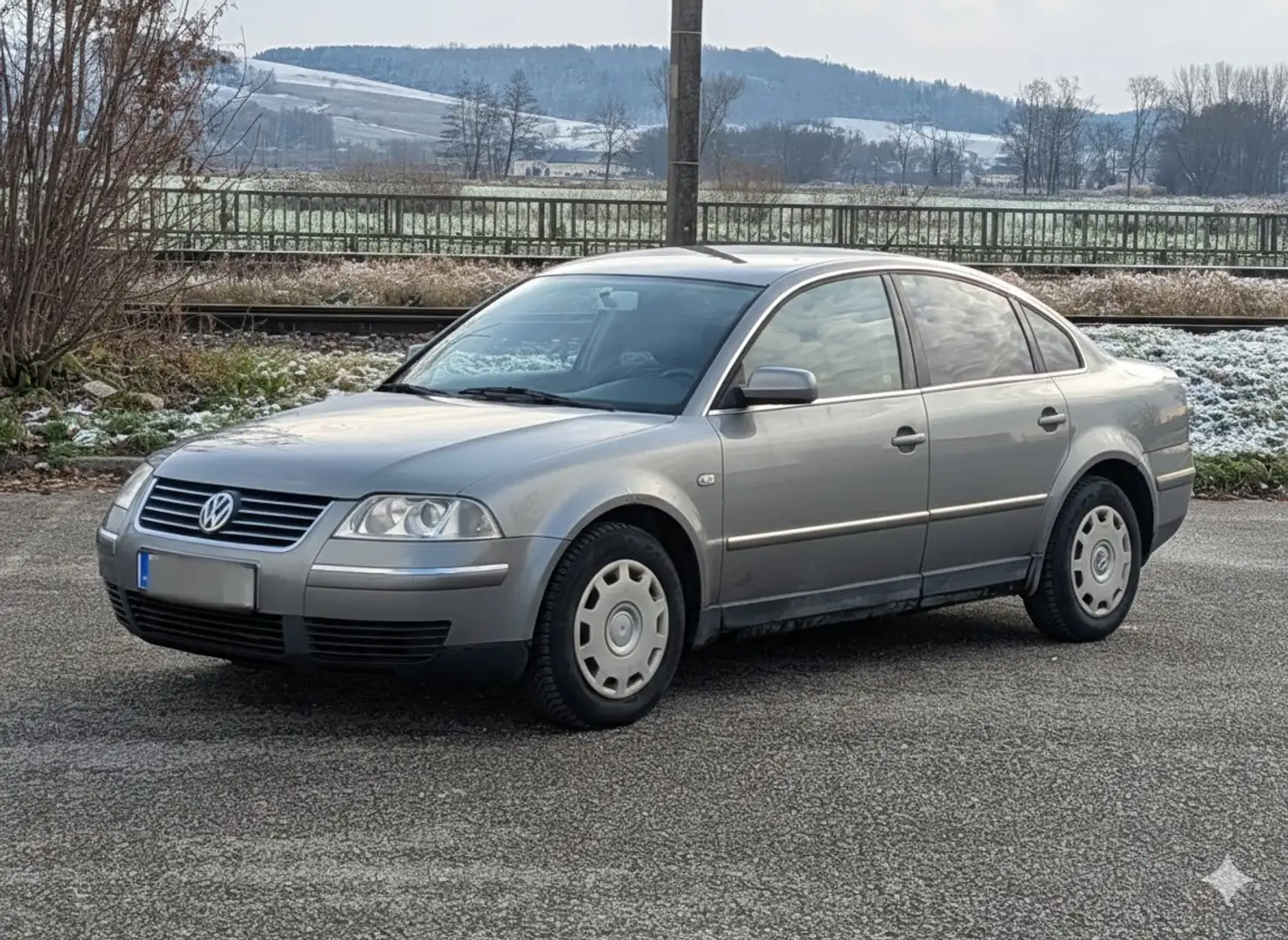 Volkswagen Passat Passat 1,9 TDI PD Highline Срібний - 1