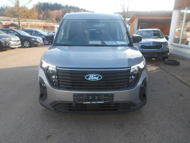 Ford Tourneo Courier Titanium