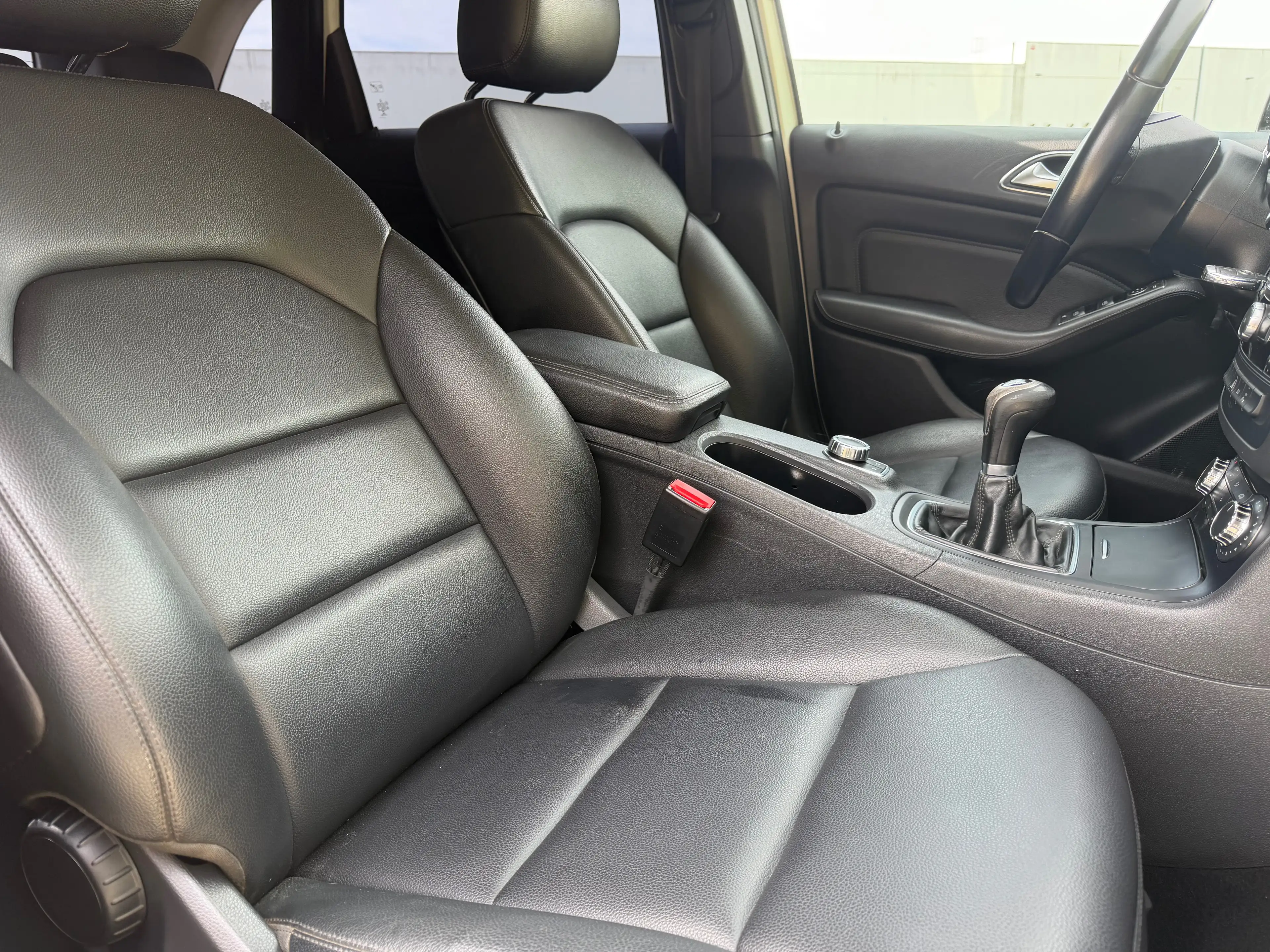 Mercedes-Benz B 180 1.5L Diesel / Prêt à immatriculer — photo 7