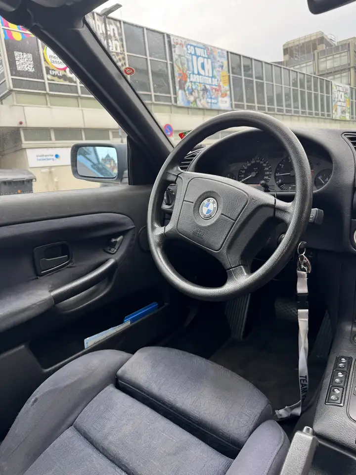 BMW 318i, foto 5