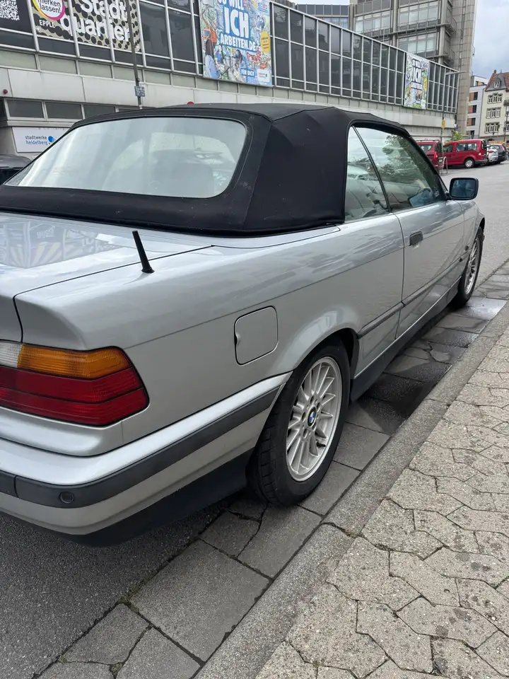 BMW 318i, foto 10
