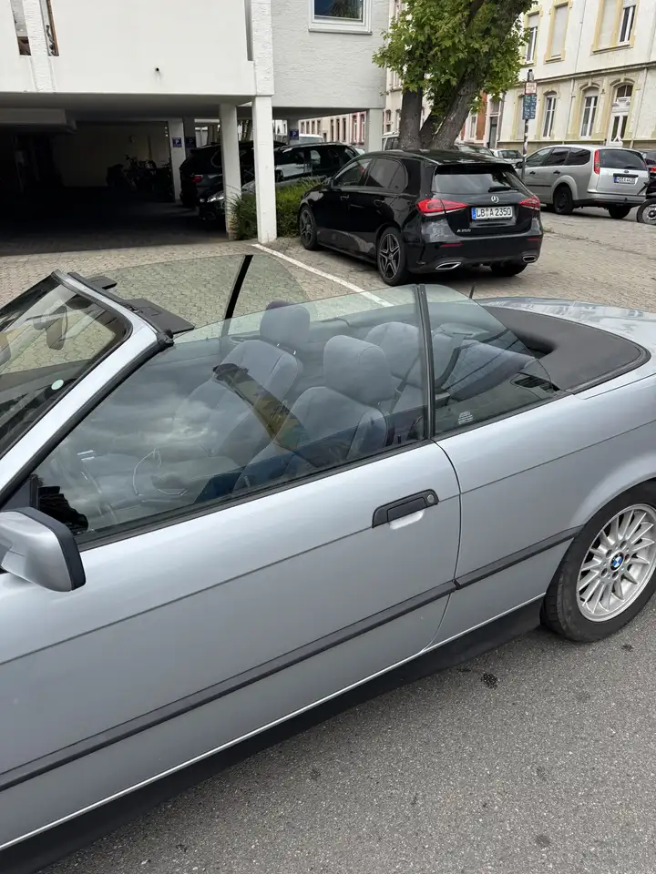 BMW 318i, foto 4