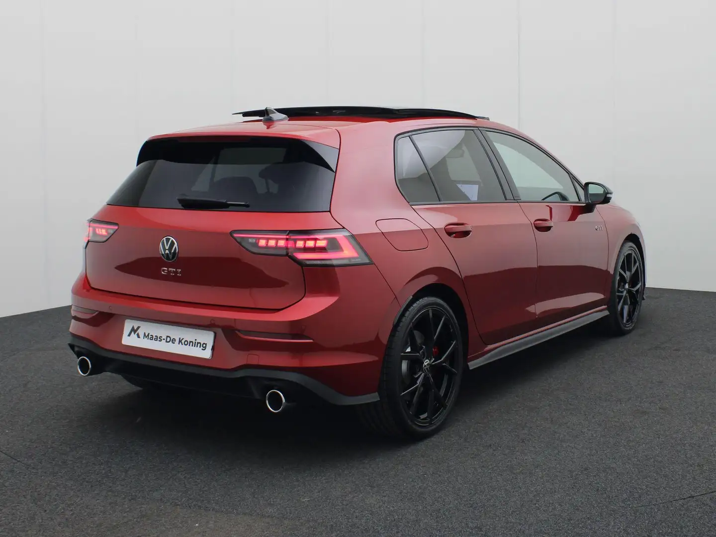 Volkswagen Golf GTI 2.0TSI/265PK Blackstyle DSG · Panoramadak · 19'' E Rojo - 2