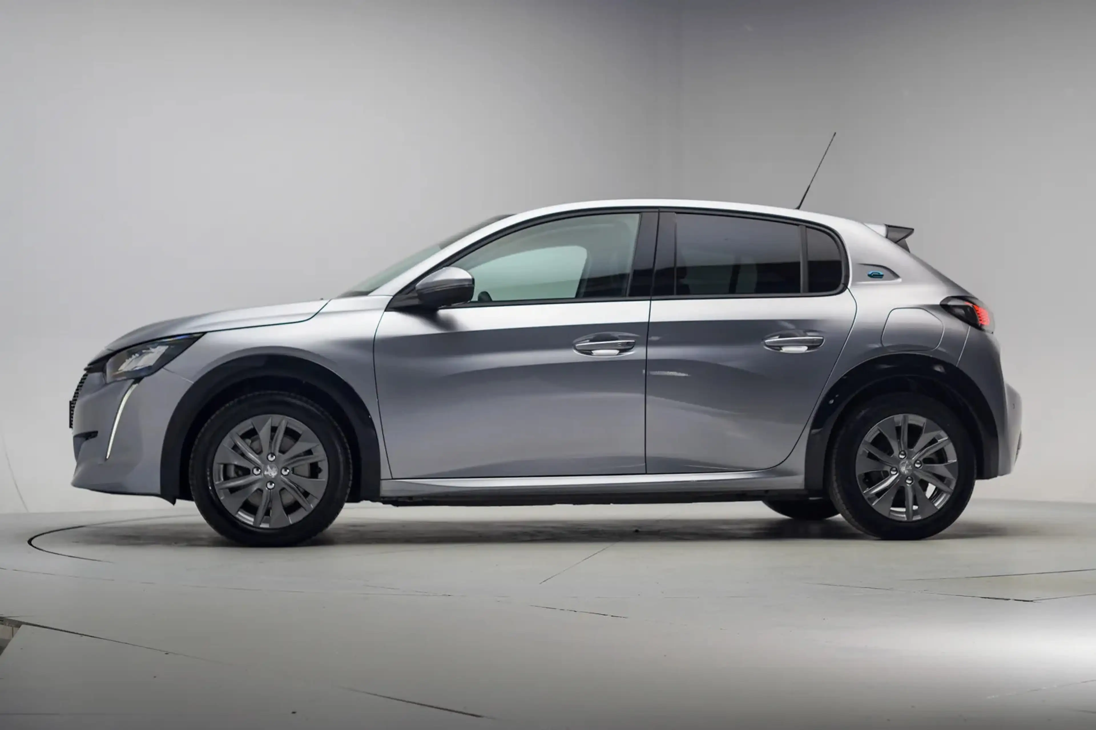 Peugeot e-208 EV Allure Pack 50 kWh [ Navi Stoelverwarming Camer — photo 2
