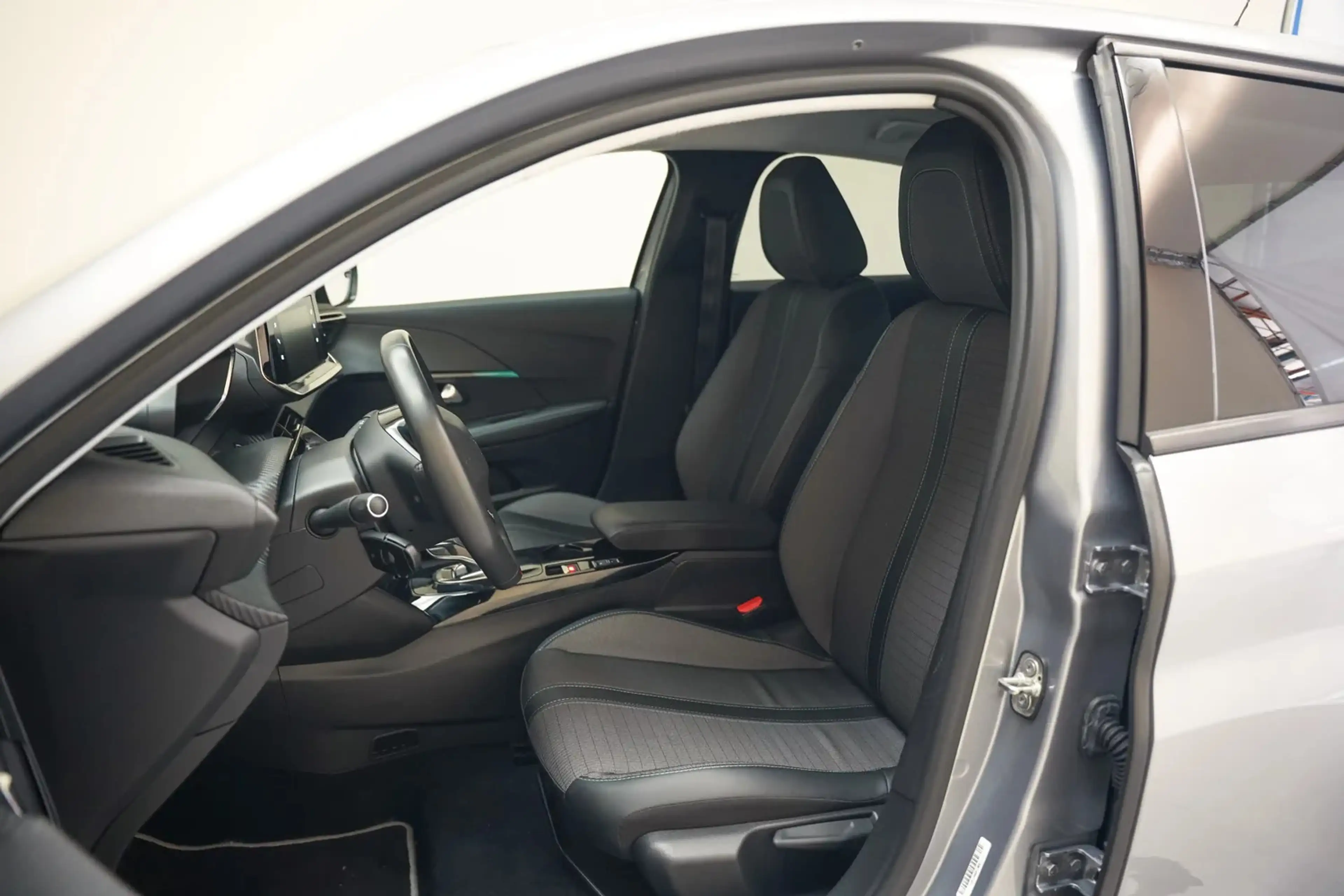 Peugeot e-208 EV Allure Pack 50 kWh [ Navi Stoelverwarming Camer — photo 9