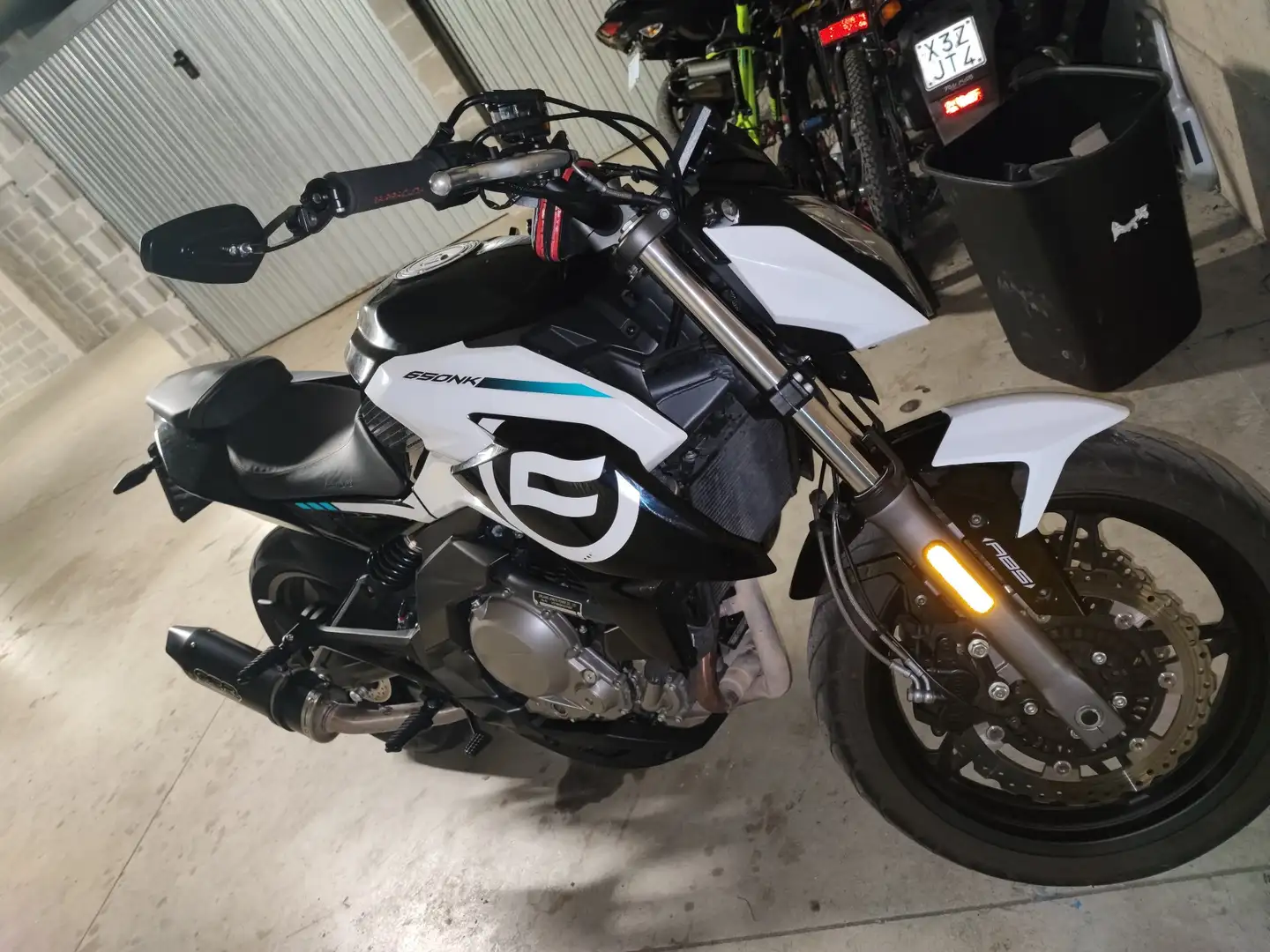 CFMOTO 650 NK Blanco - 1