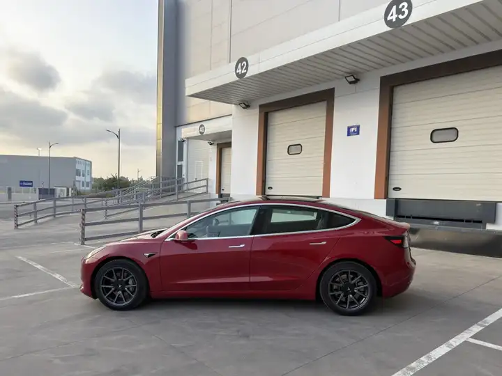 Tesla Model 3 2021, foto 2
