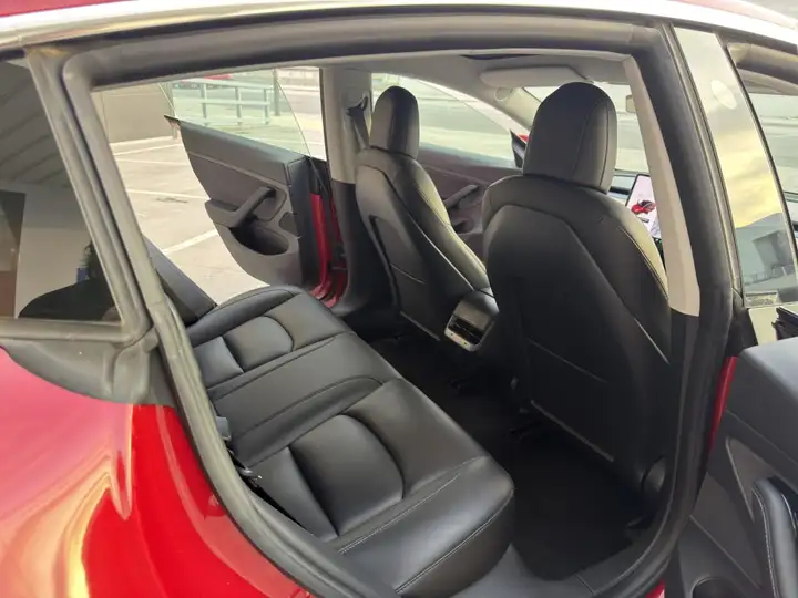Tesla Model 3 2021, foto 23