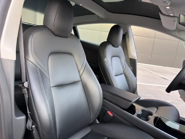 Tesla Model 3 2021, foto 14
